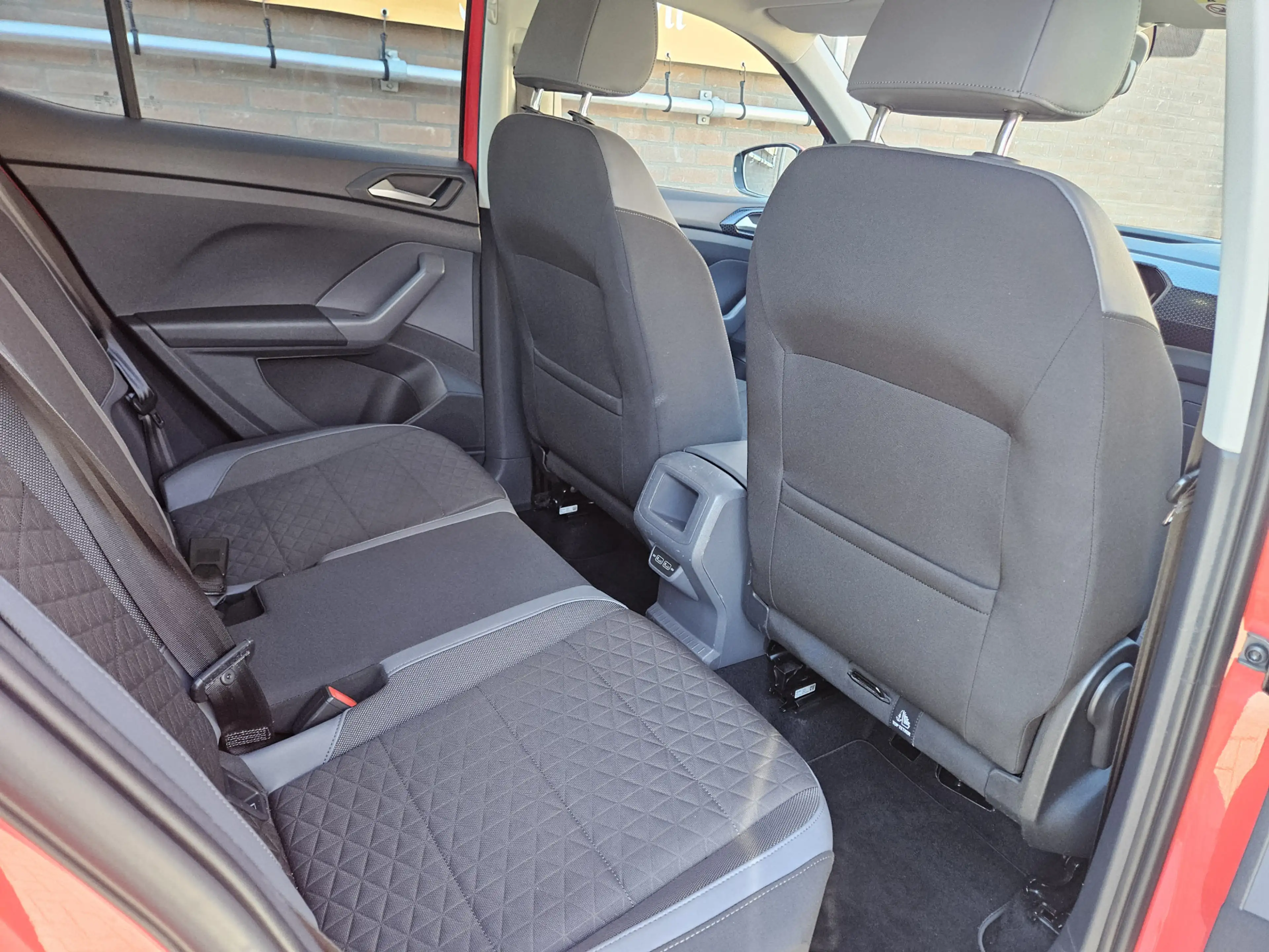 Volkswagen T-Cross 1.0 TSI Style — photo 29