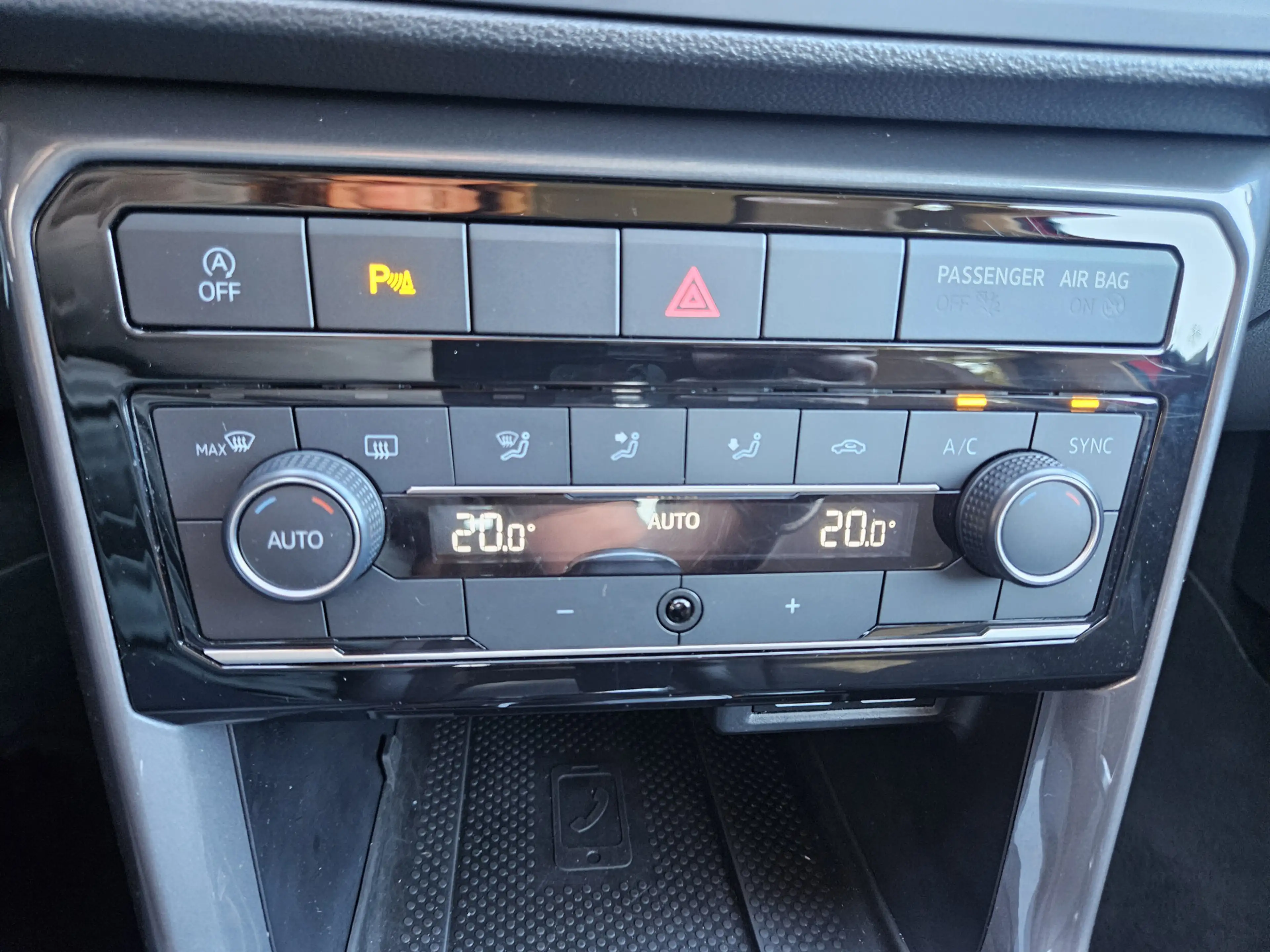 Volkswagen T-Cross 1.0 TSI Style — photo 16