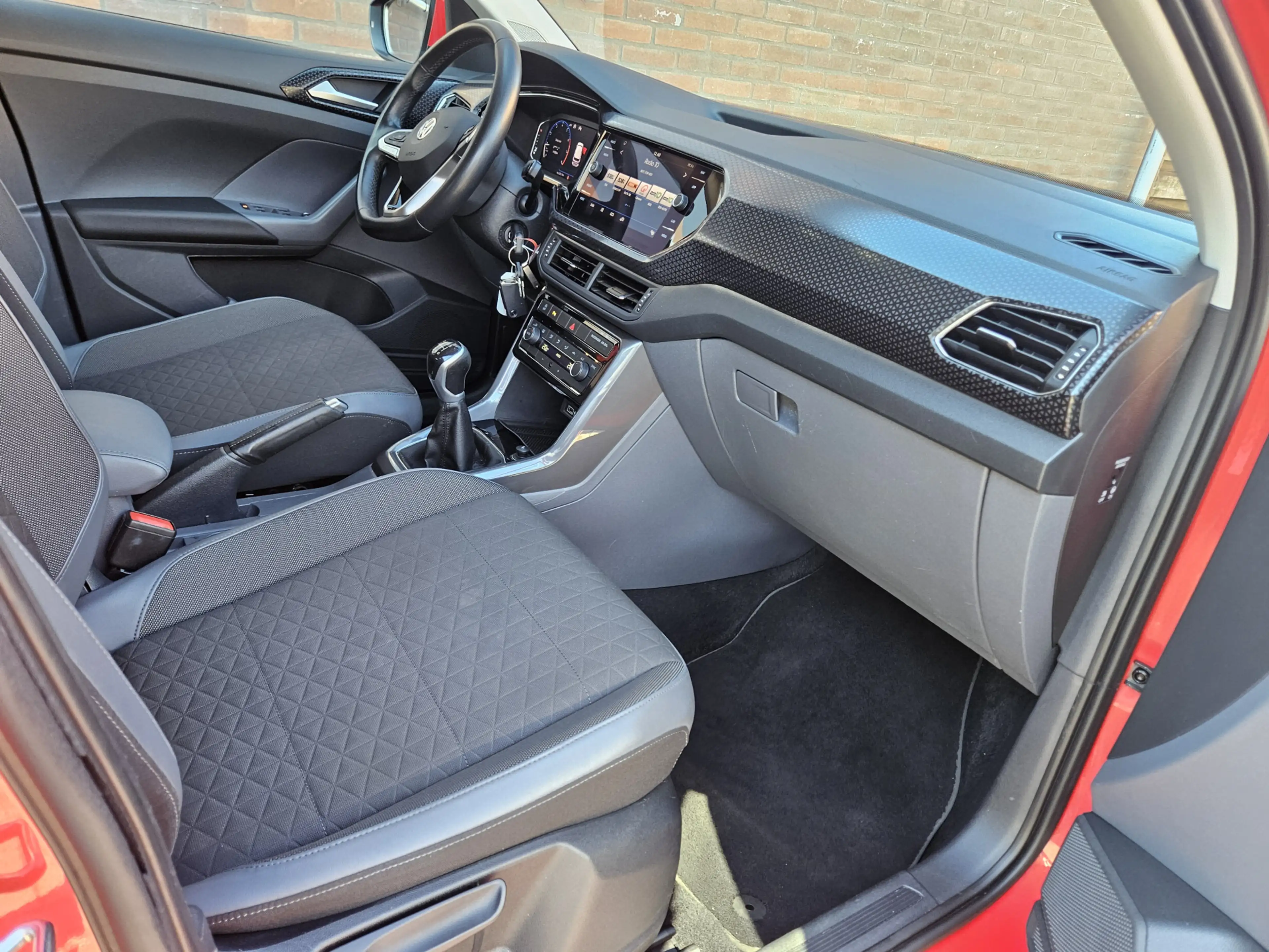 Volkswagen T-Cross 1.0 TSI Style — photo 28