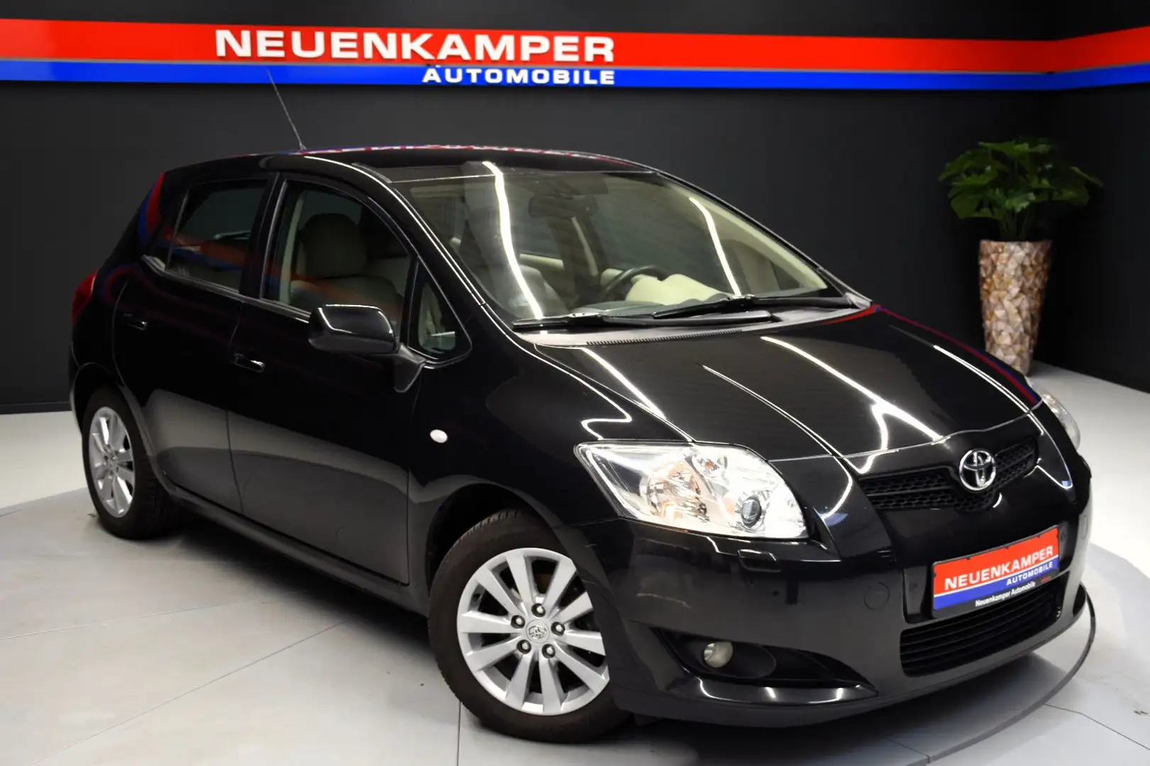 Toyota Auris Executive 1. Hand Sitzheiz. Automatik PDC Negro - 1