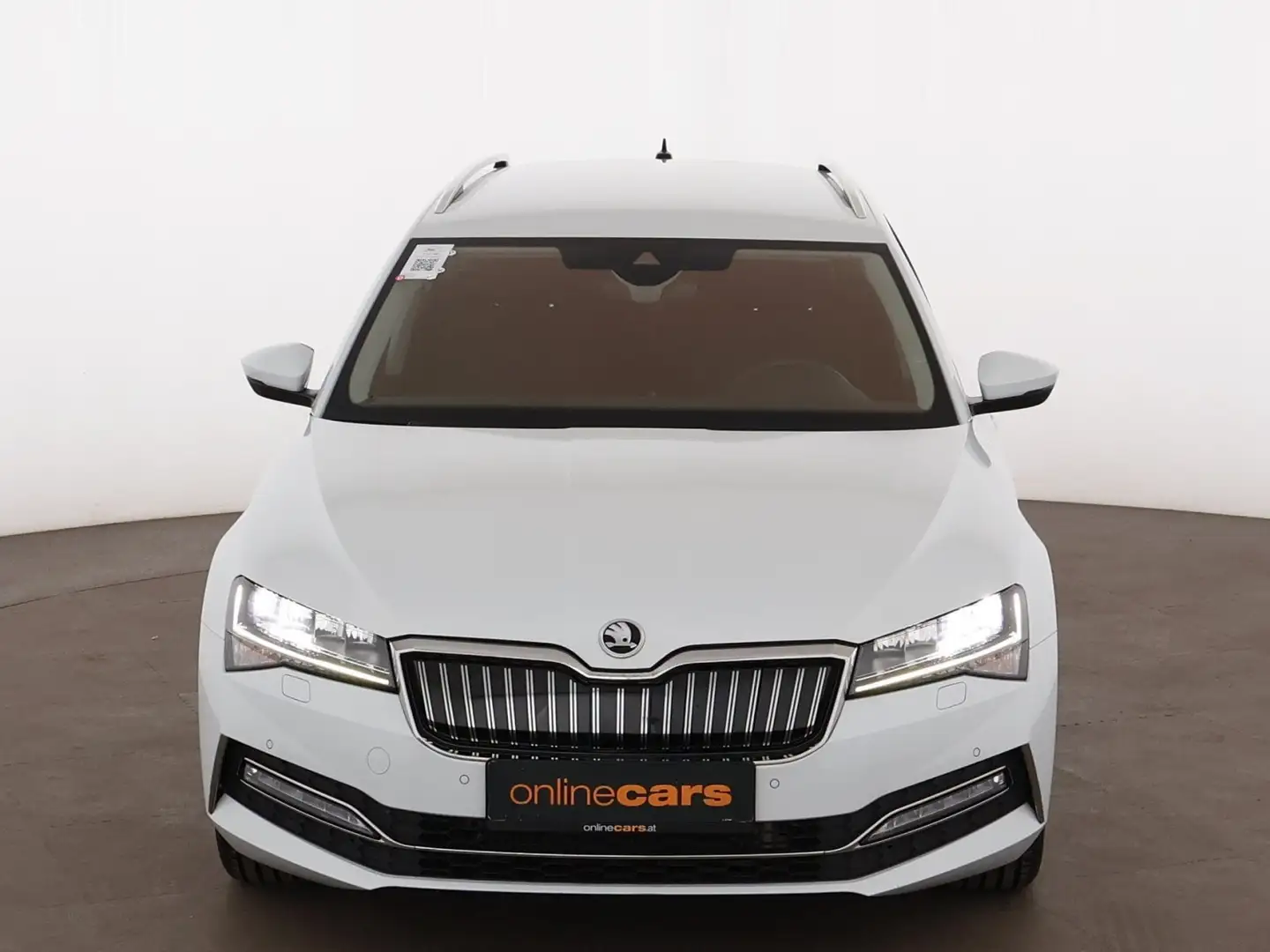 Skoda Superb Combi 1.4 TSI Style PHEV Aut LED AHK RADAR Weiß - 2