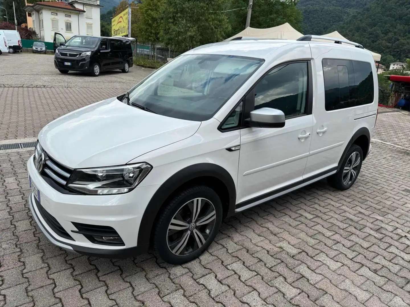 Volkswagen Caddy 2.0 TDI 122 CV 4MOTION Alltrack White - 1