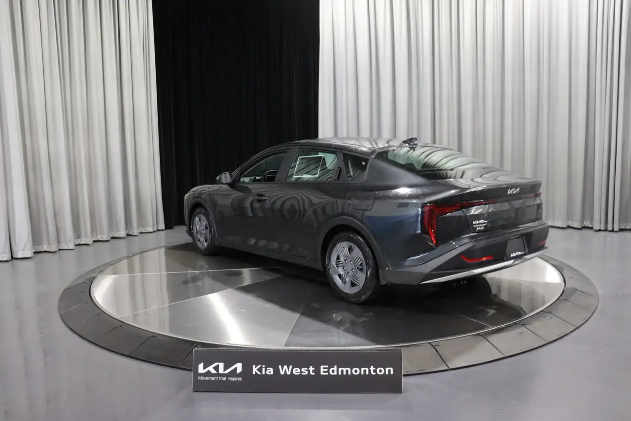 Kia K4 fotografie Kia K4