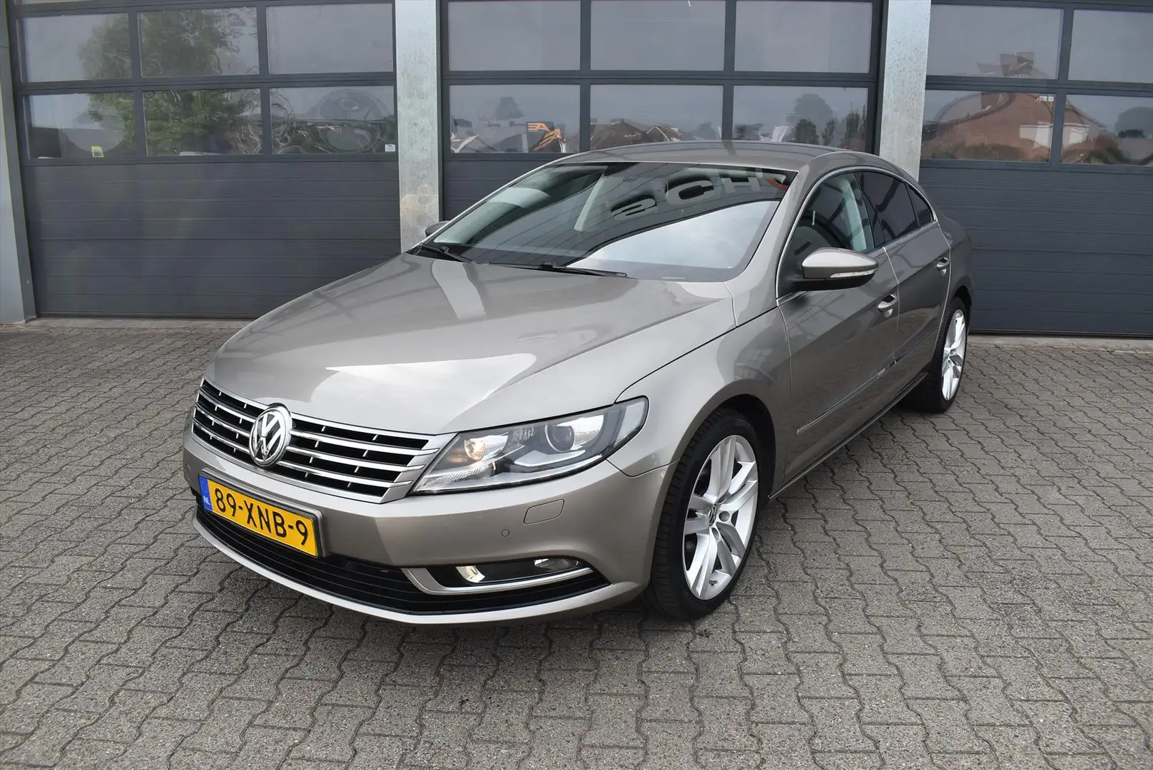 Volkswagen CC 1.8 TSI 160pk Bruin - 1