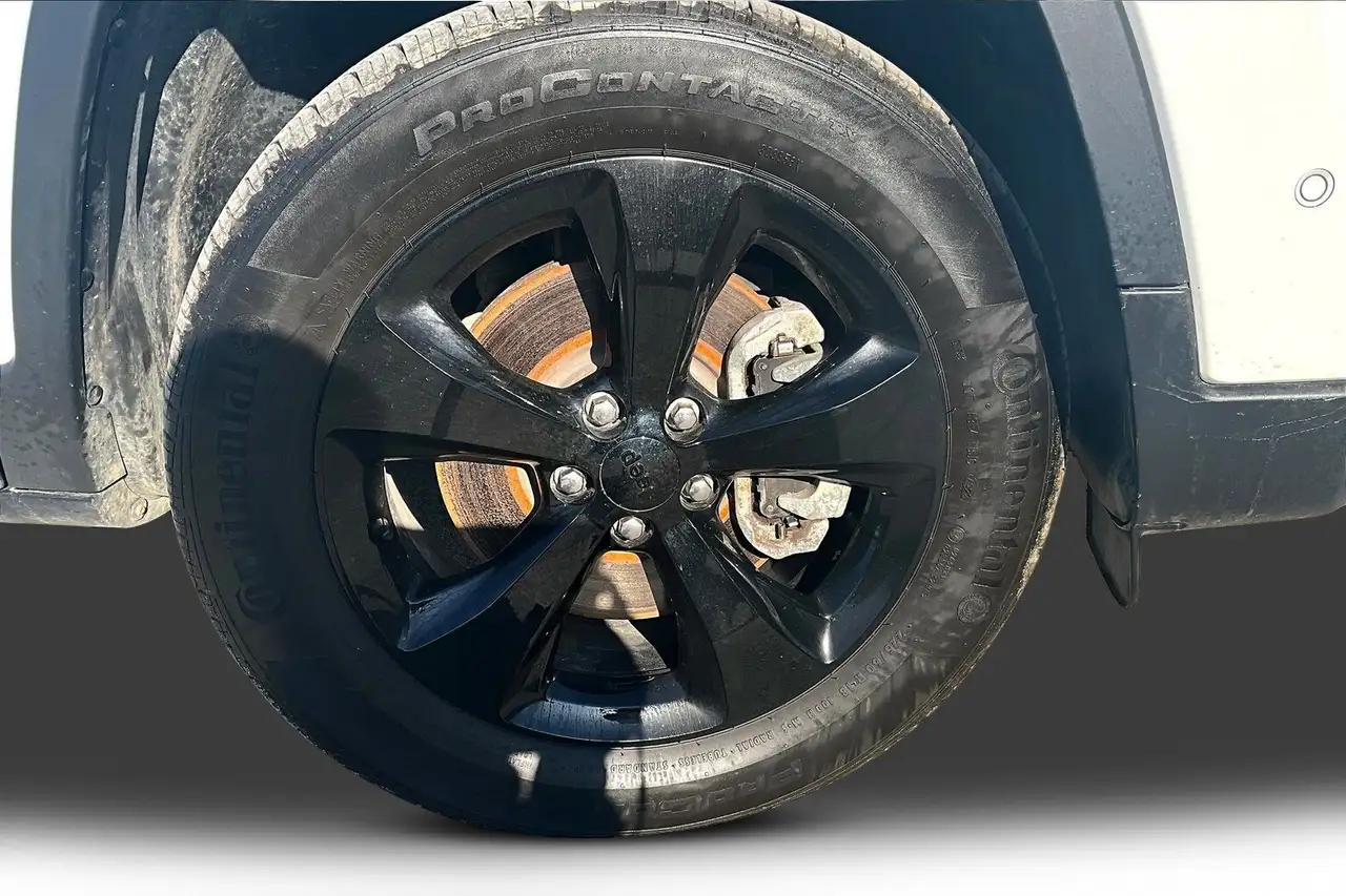 Jeep Cherokee снимка Jeep Cherokee