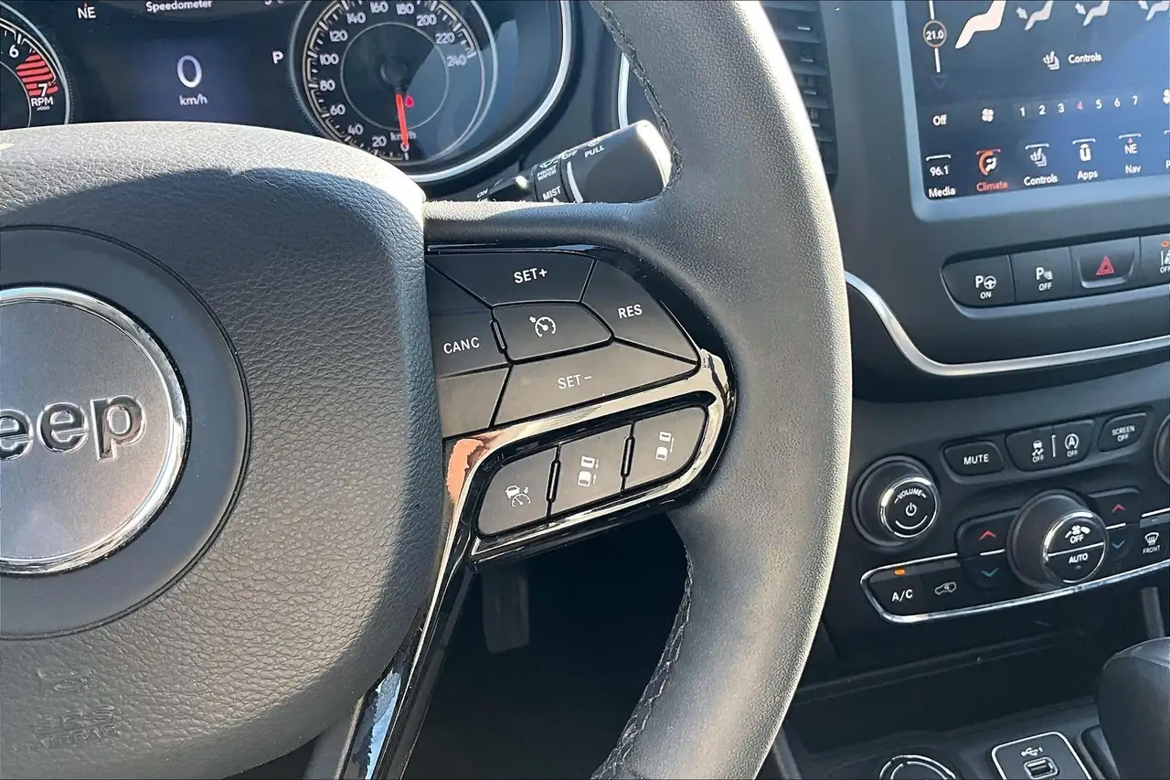 Jeep Cherokee снимка Jeep Cherokee