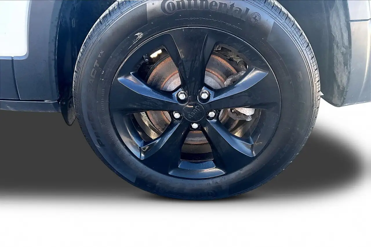 Jeep Cherokee снимка Jeep Cherokee