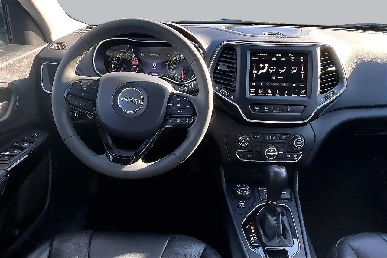 Jeep Cherokee снимка Jeep Cherokee