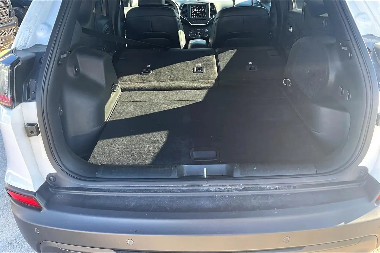 Jeep Cherokee снимка Jeep Cherokee