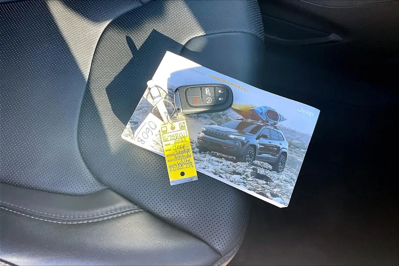 Jeep Cherokee снимка Jeep Cherokee