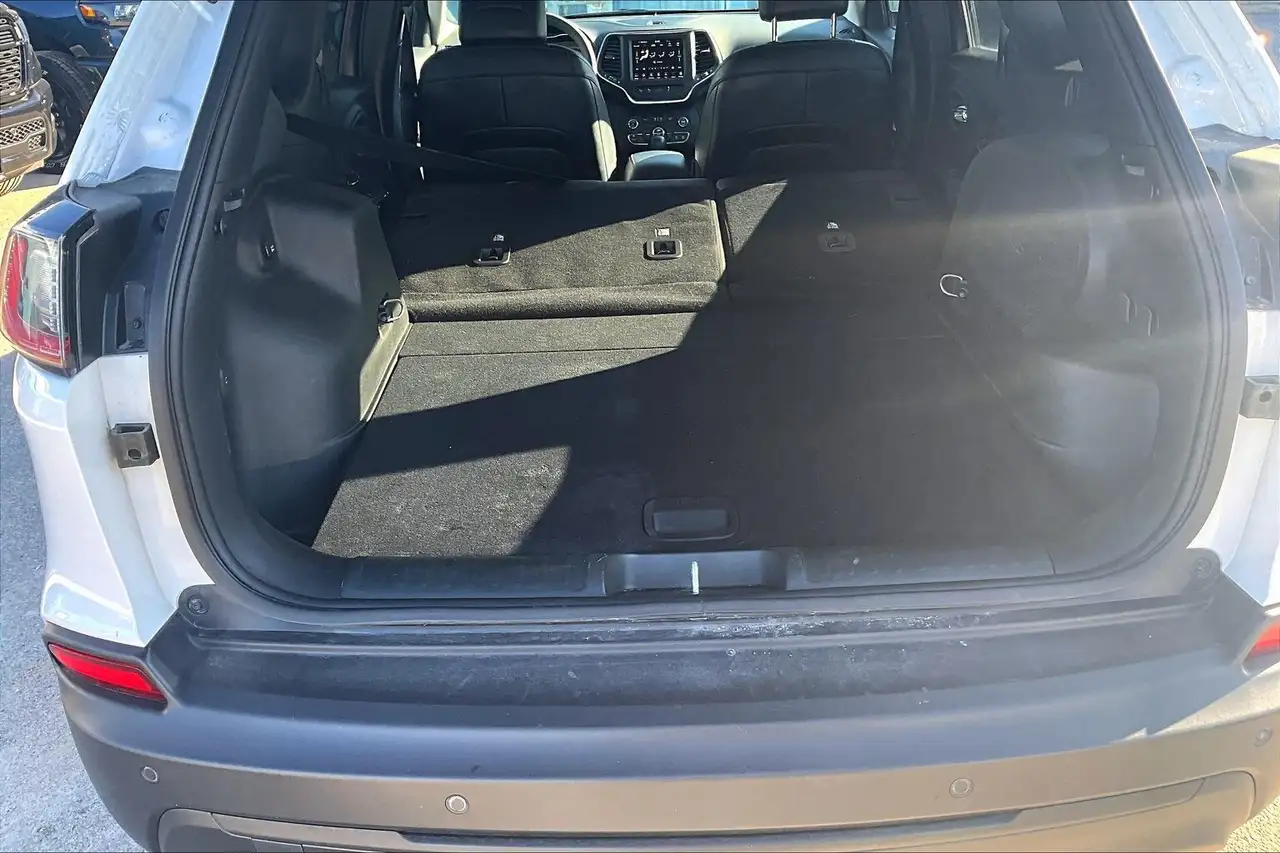 Jeep Cherokee снимка Jeep Cherokee