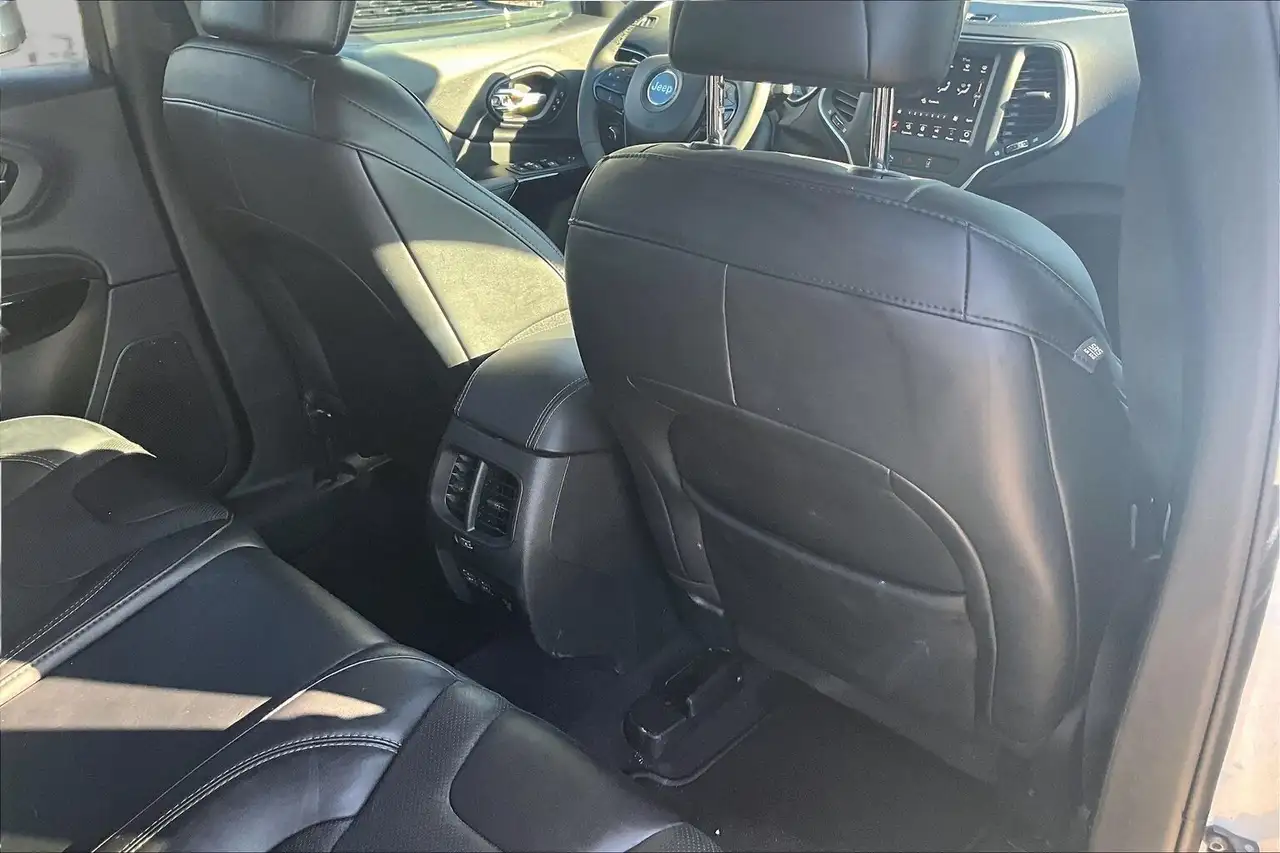 Jeep Cherokee снимка Jeep Cherokee