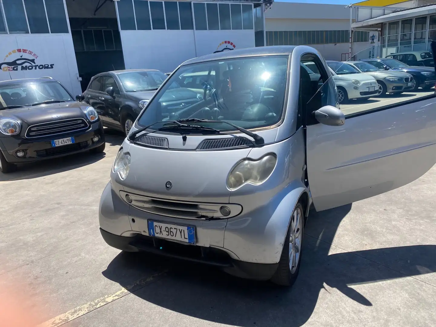smart forTwo 700 coupé pulse (45 kW) Grigio - 1
