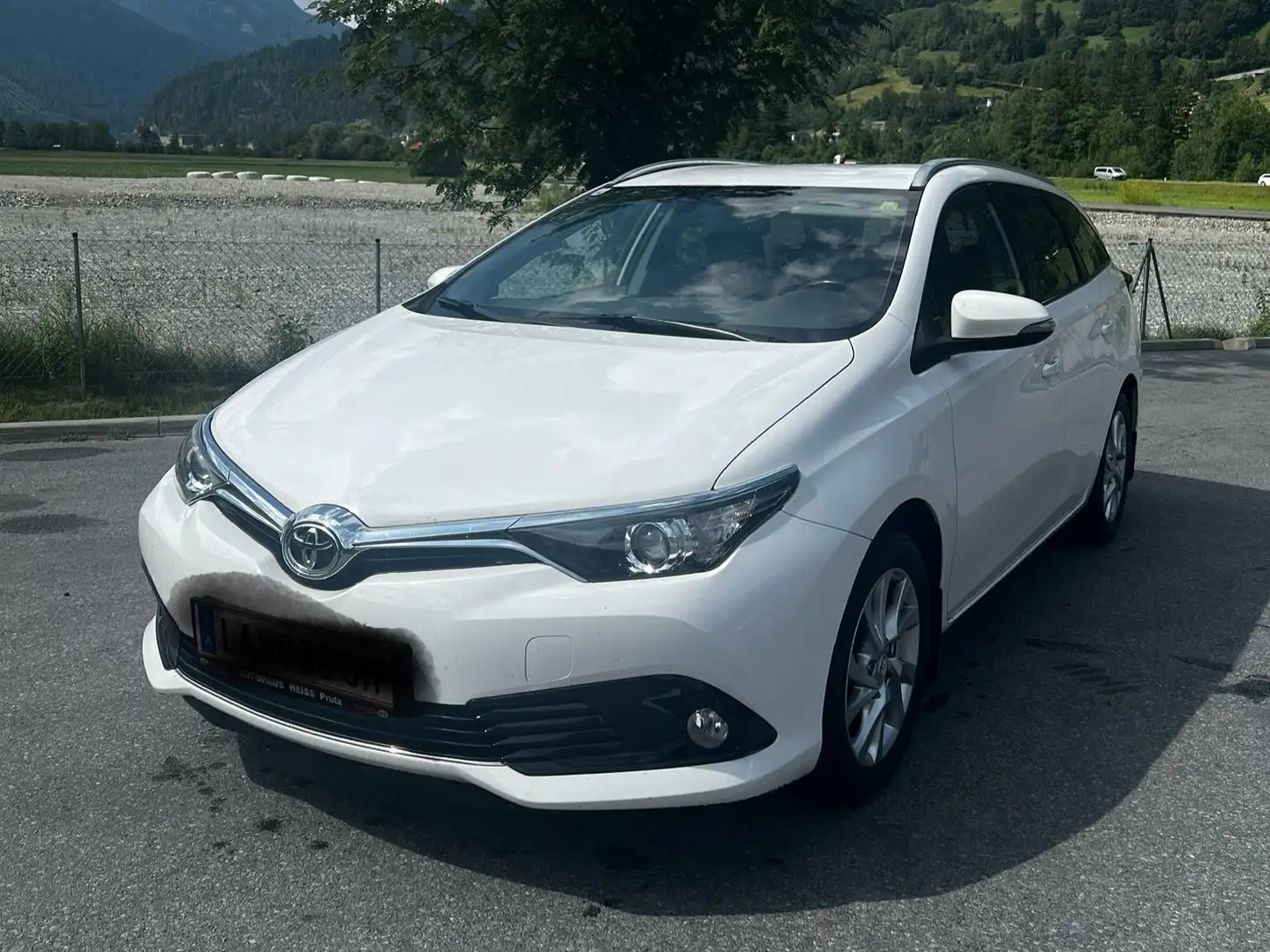 Toyota Auris Auris TS 1,2 Turbo Edition 45 Edition 45 Weiß - 1