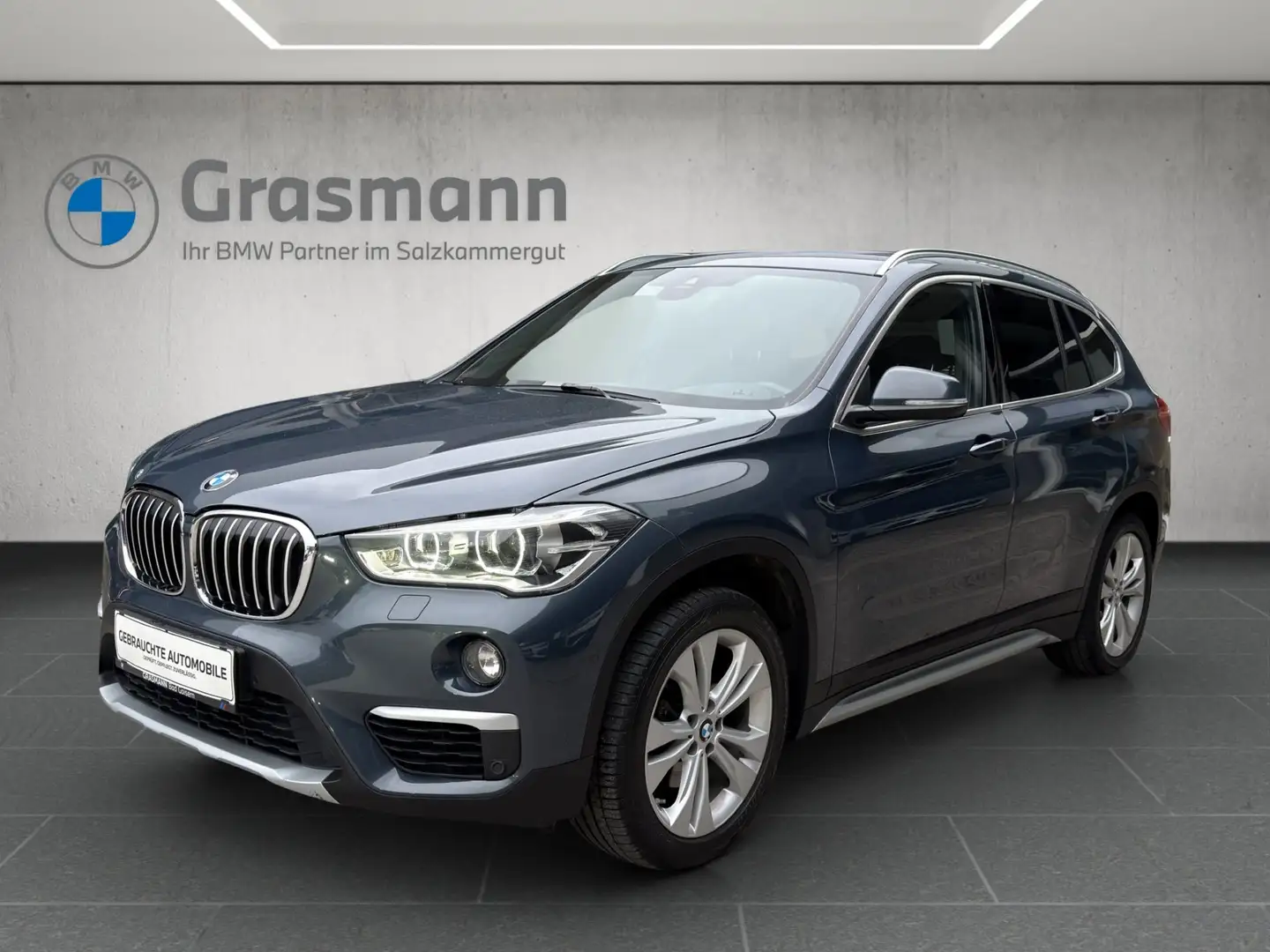 BMW X1 xDrive18d Grau - 1