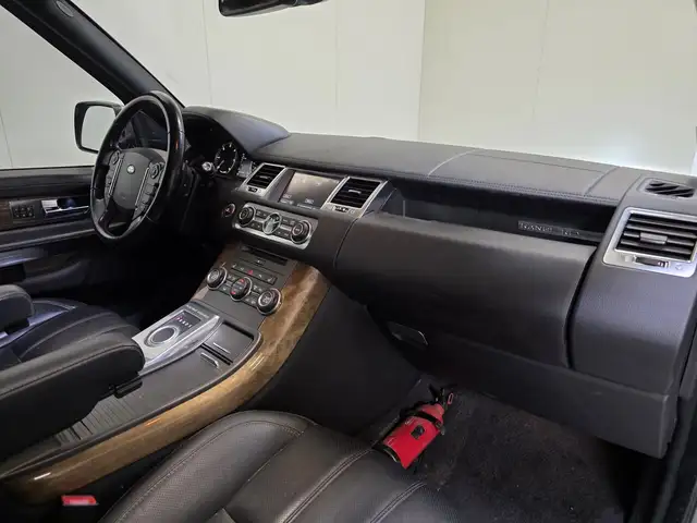 Land Rover Range Rover Sport view 13