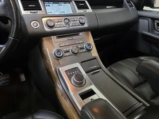 Land Rover Range Rover Sport view 12