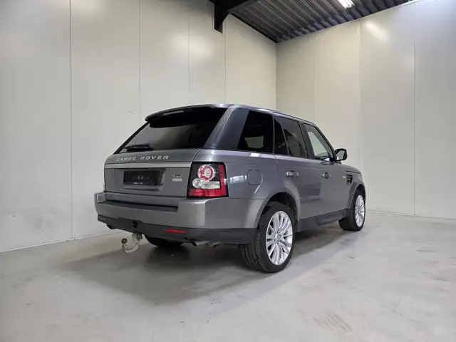Land Rover Range Rover Sport view 3