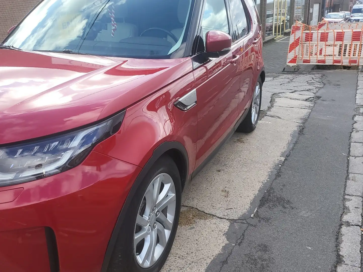 Land Rover Discovery 2.0 TD4 HSE 7pl. Czerwony - 1