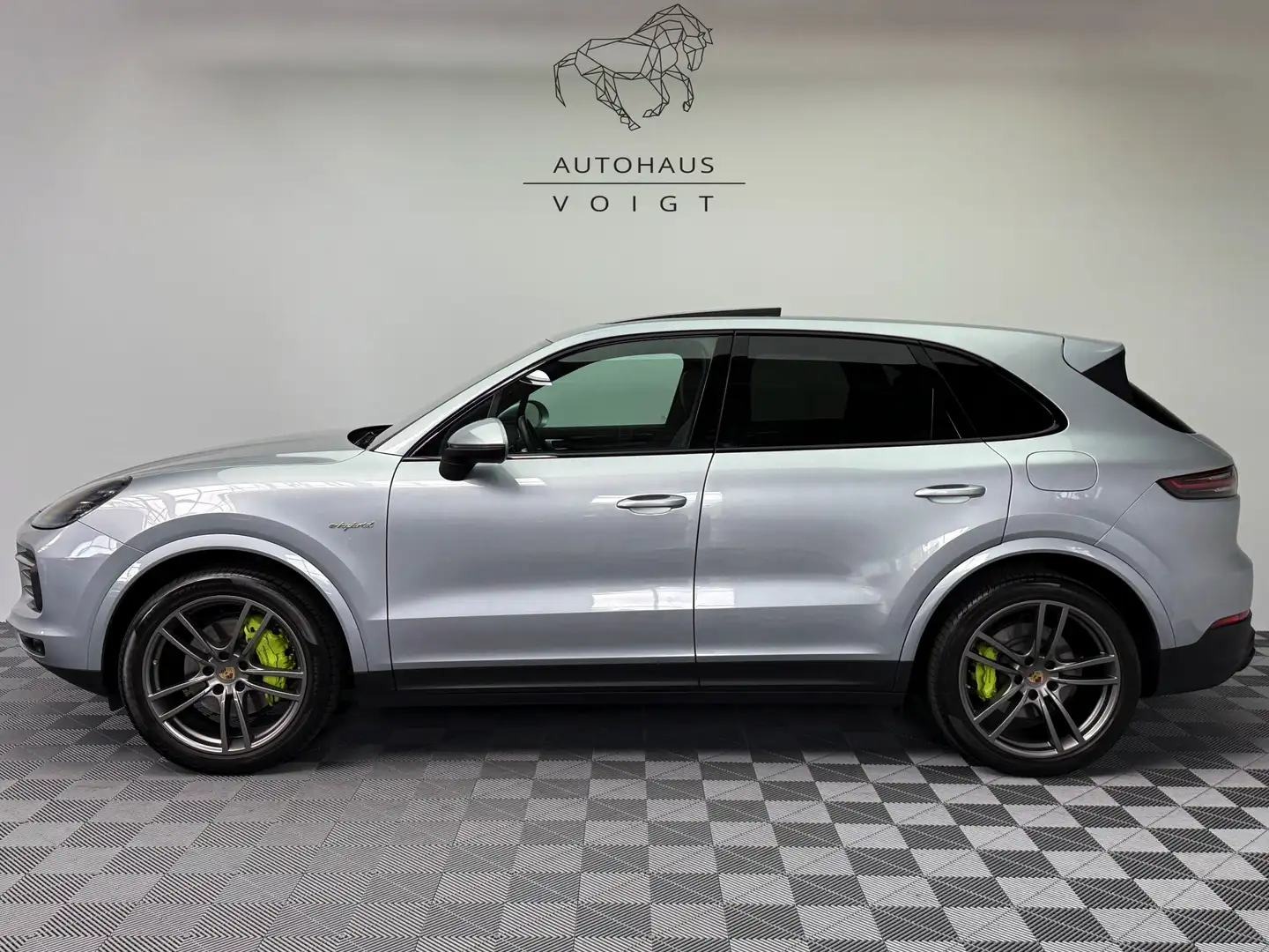 Porsche Cayenne E-Hybrid|Approved|2.Hand|Pano|PDLS+| Gris - 1