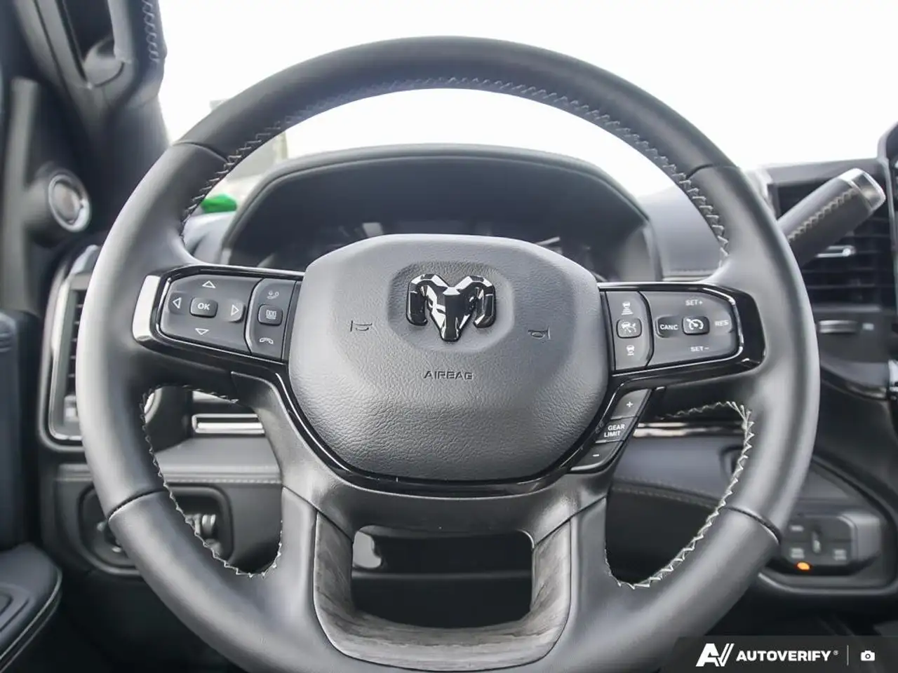 RAM 2500 снимка RAM 2500