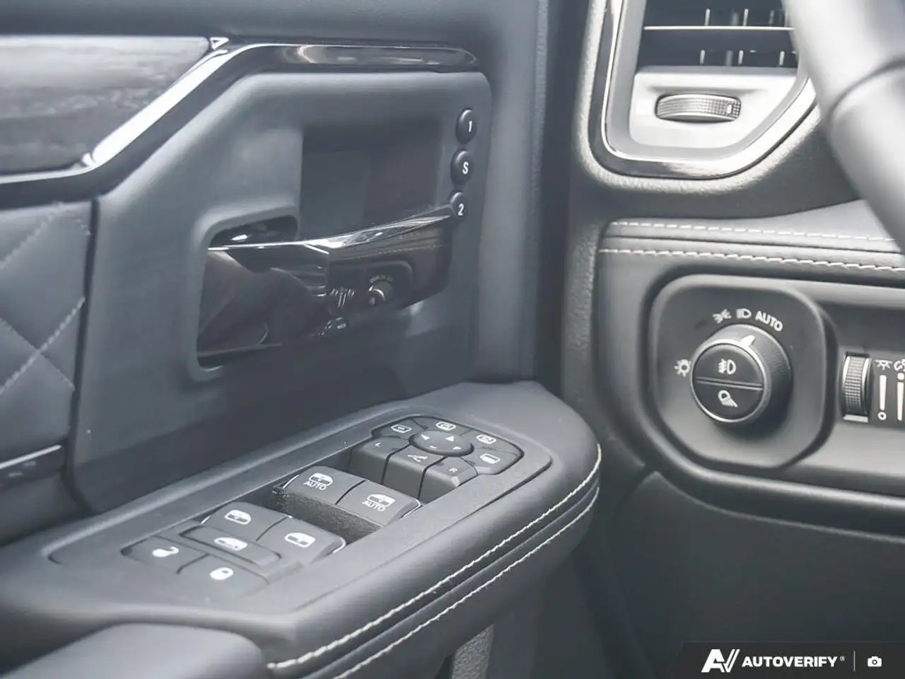 RAM 2500 снимка RAM 2500