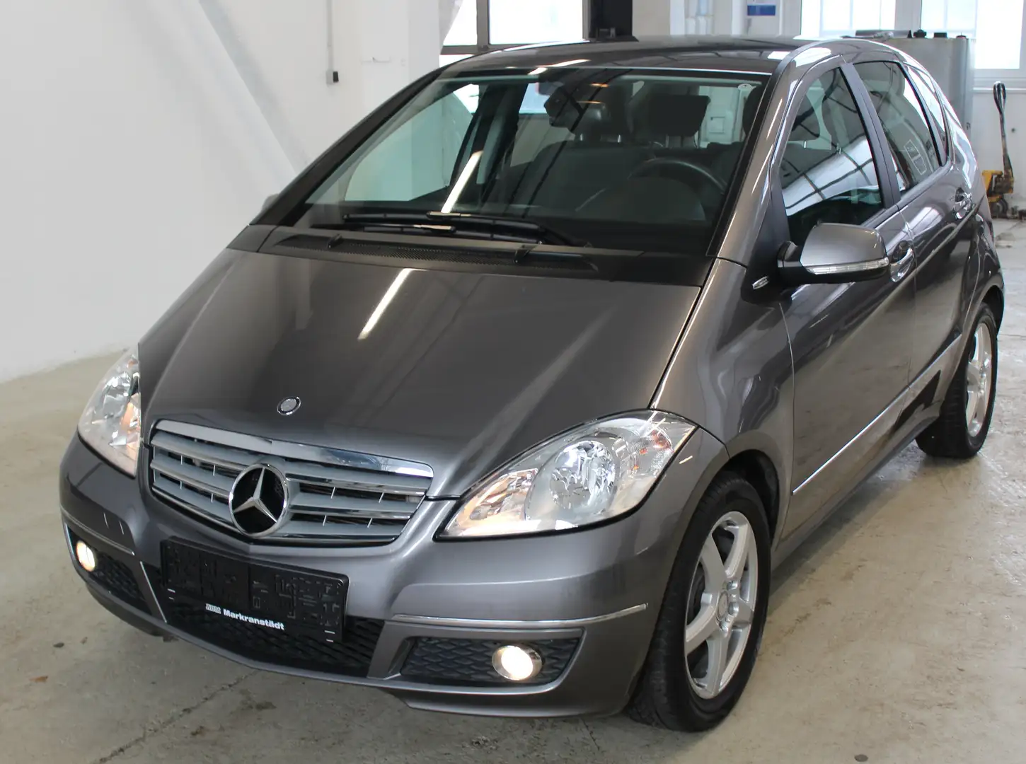 Mercedes-Benz A 160 A 160 Automatik Grau - 1