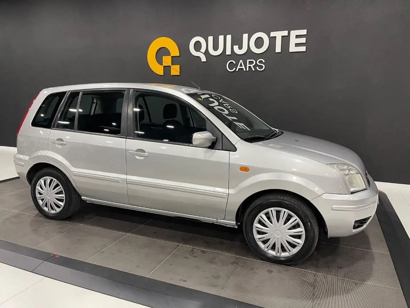 Ford Fusion 1.4 16v Trend Gris - 2