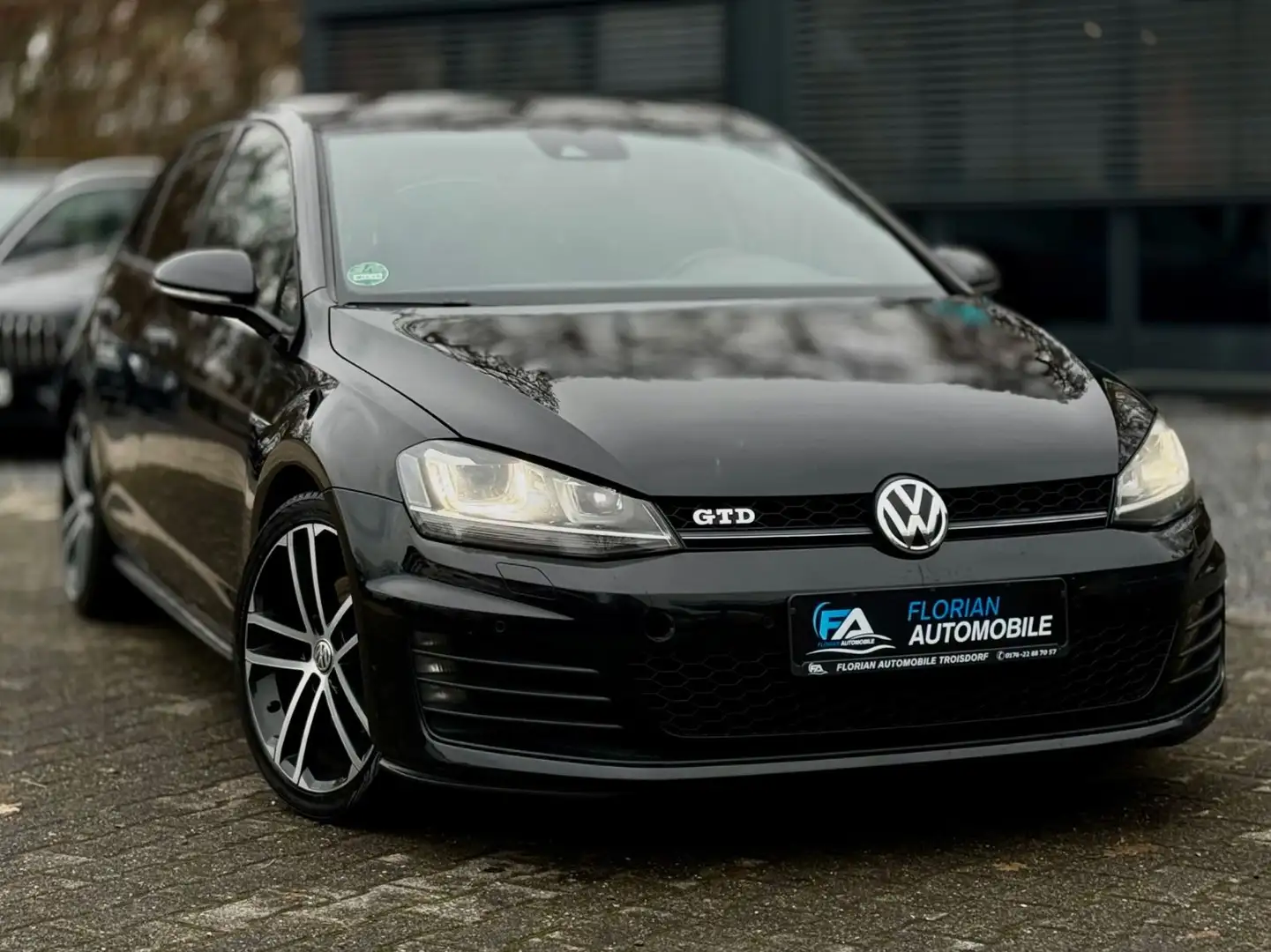 Volkswagen Golf VII Lim. GTD BMT Automatik/Navi/Xenon Noir - 2