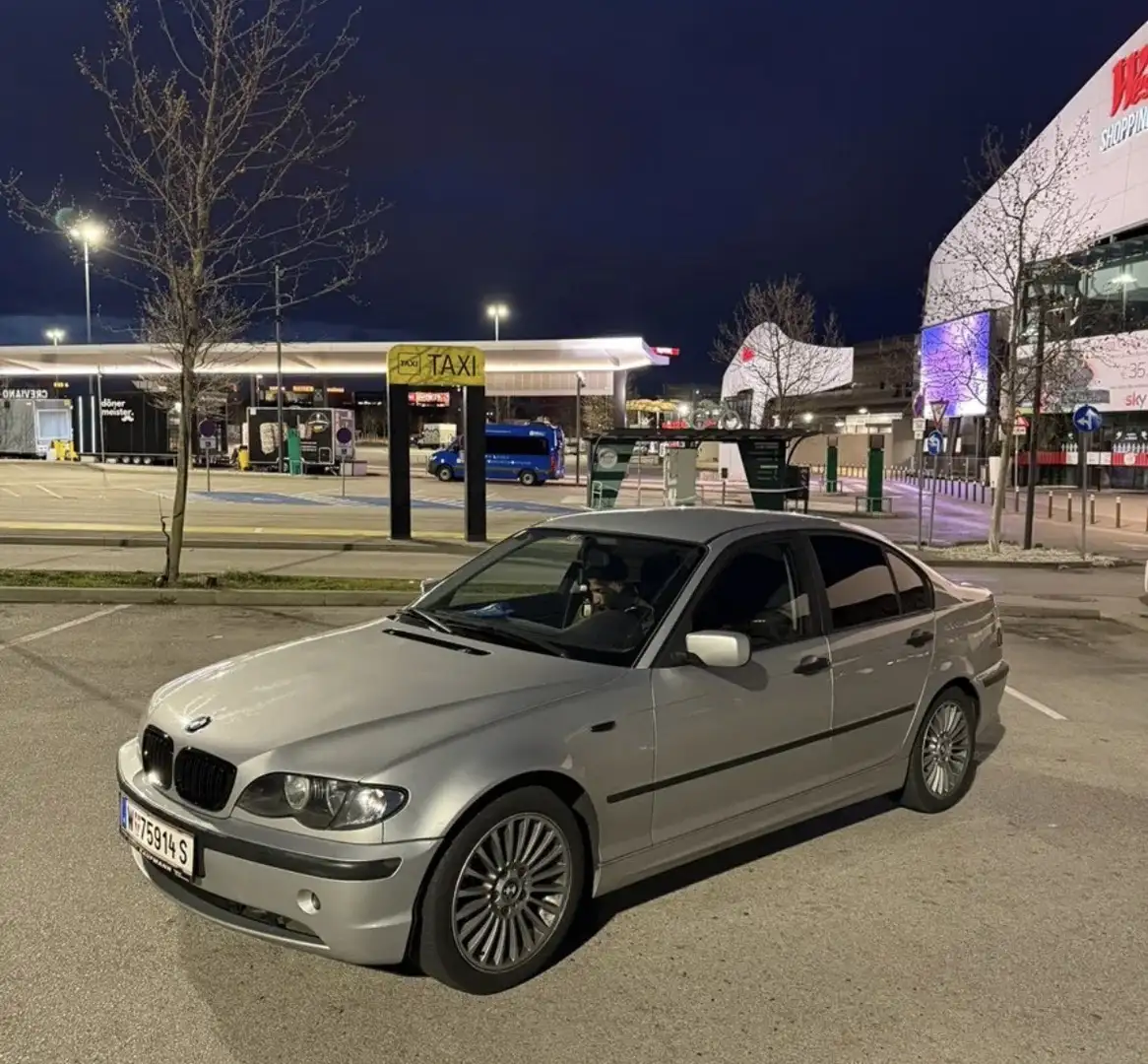 BMW 318 318d - 1