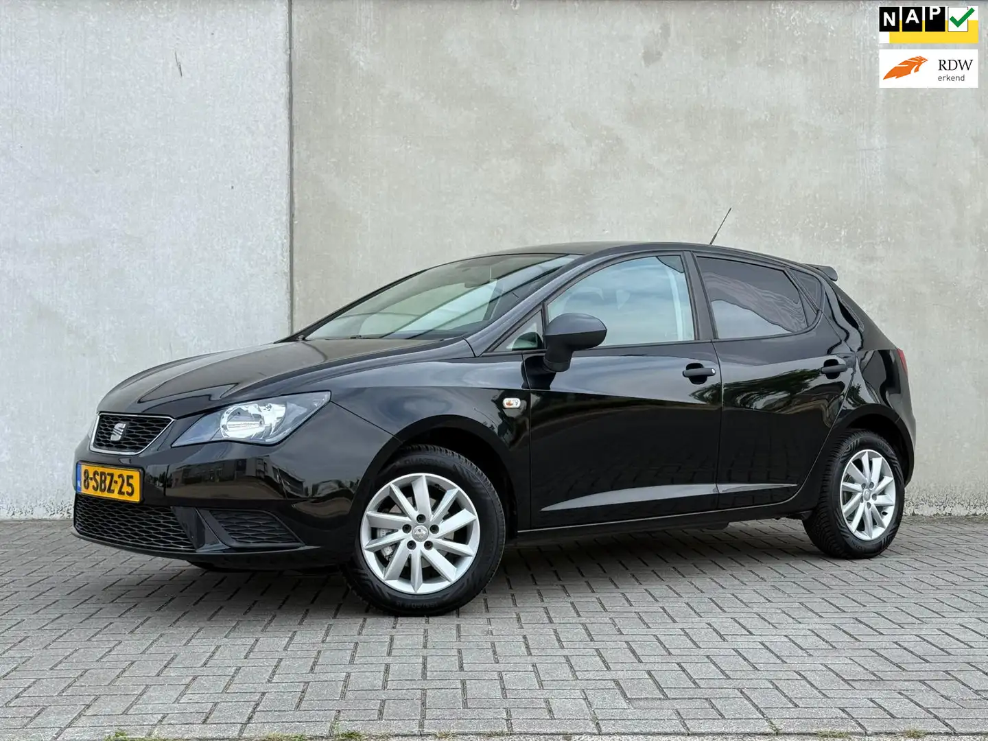 SEAT Ibiza 1.2 TSI Reference, Carplay, Airco, NAP Zwart - 1
