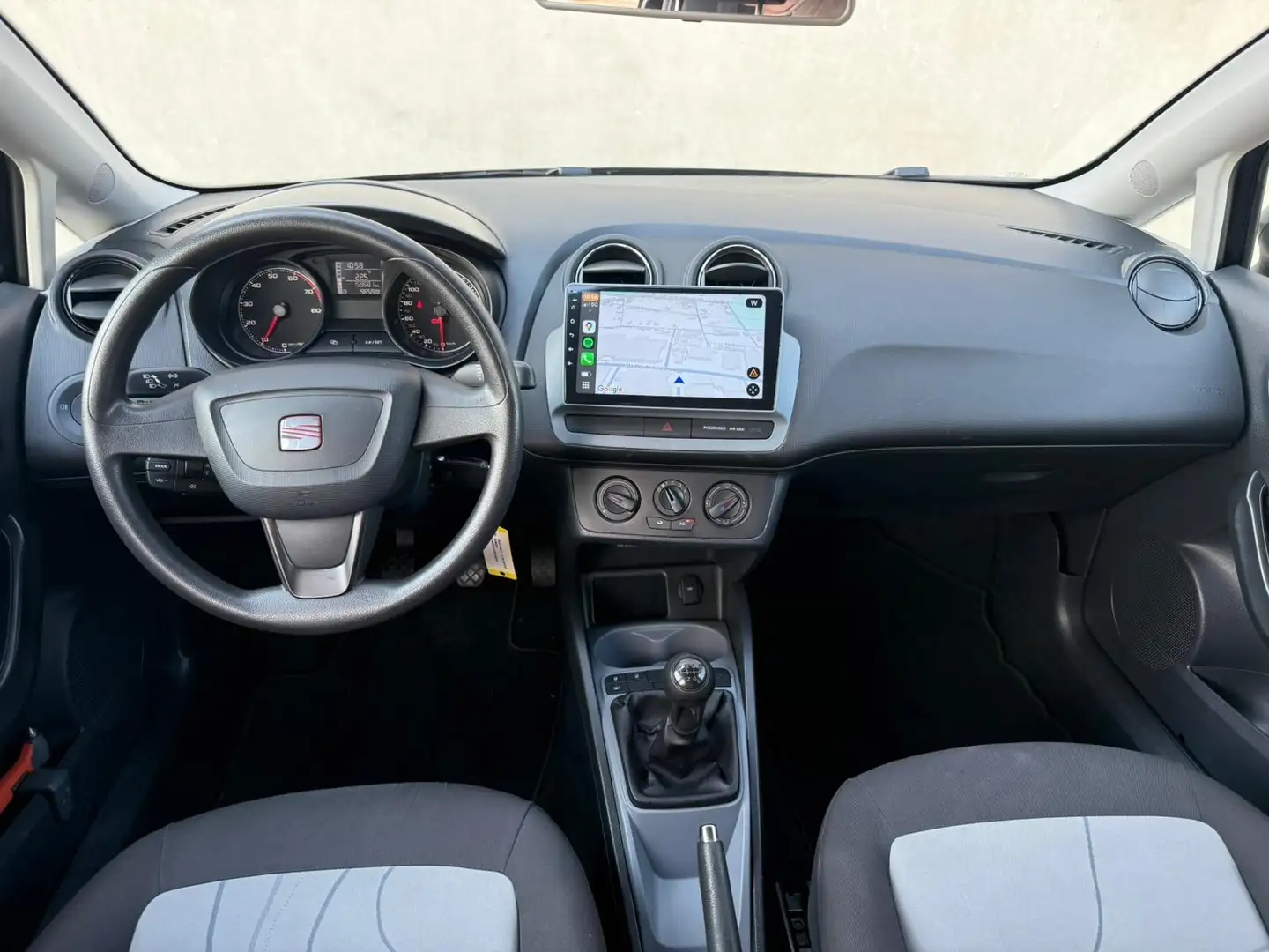 SEAT Ibiza 1.2 TSI Reference, Carplay, Airco, NAP Zwart - 2