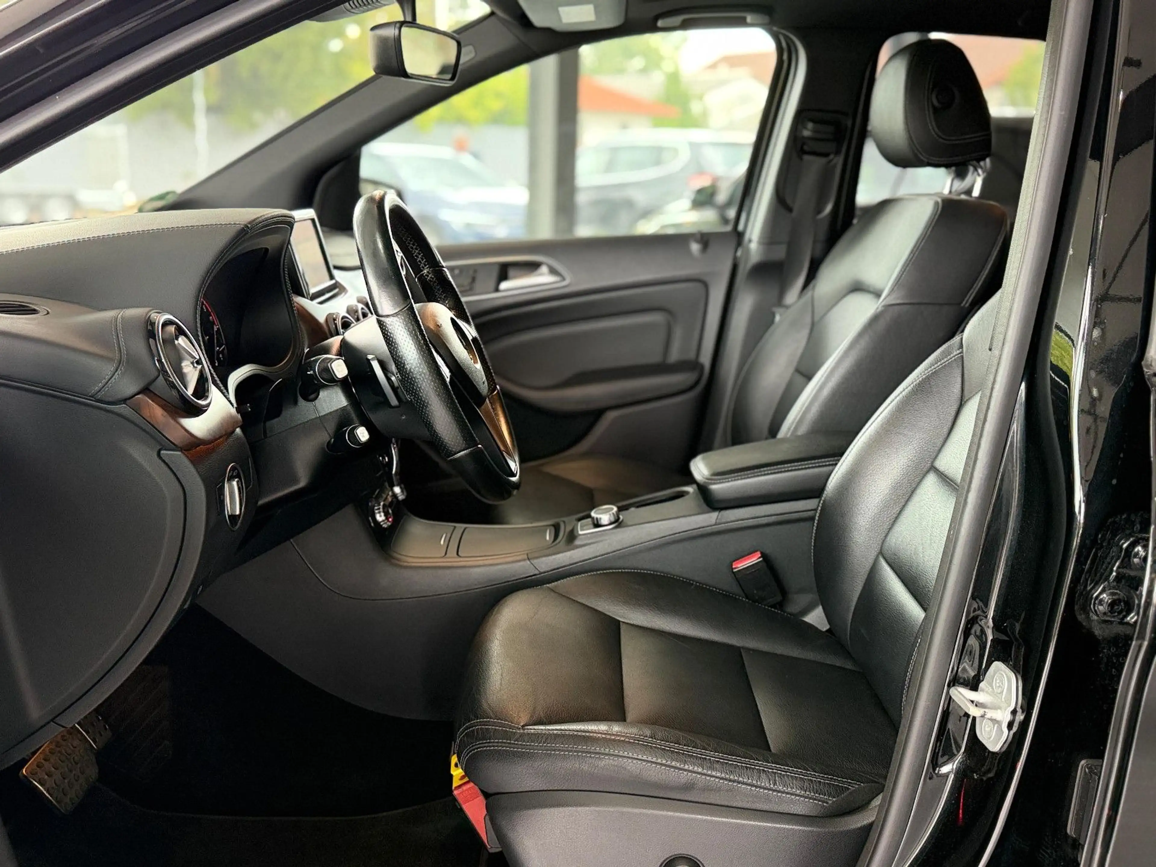 Mercedes-Benz B 220 B220 CDI/d PANO/AHK/TOT/LEDER/KAMERA/NIGHT/ — photo 11