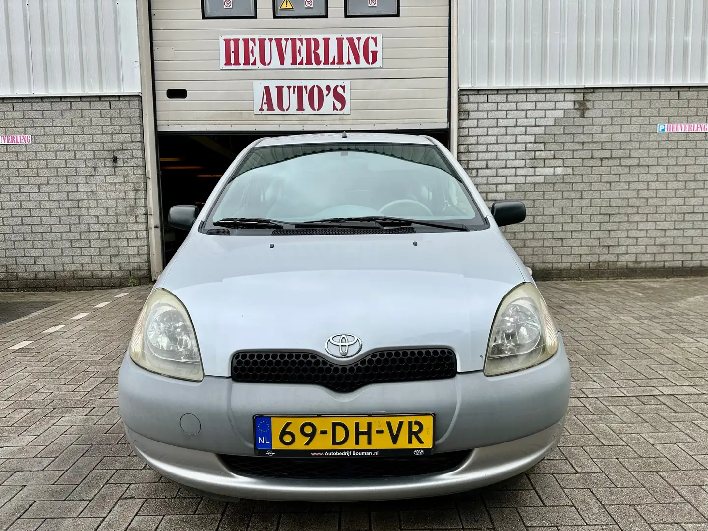 Toyota Yaris 1.0-16V VVT-i Terra | APK Gris - 2