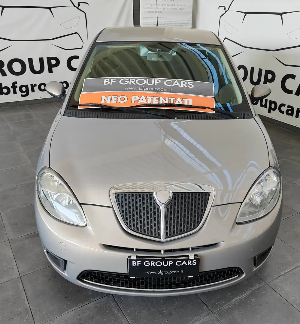 Lancia Ypsilon Ypsilon 1.2 8v Argento Grigio - 1