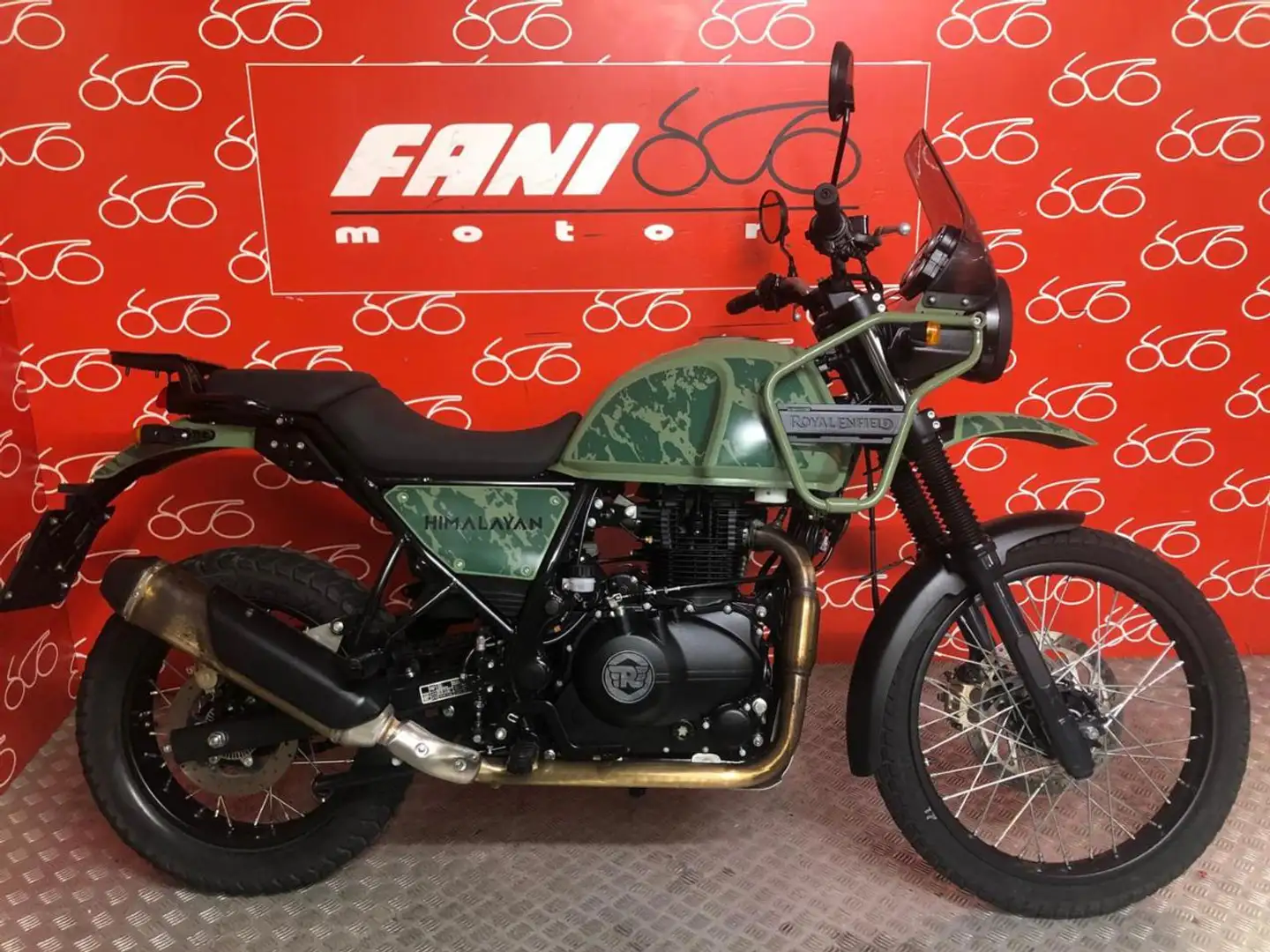 Royal Enfield Himalayan 411 Zelená - 1