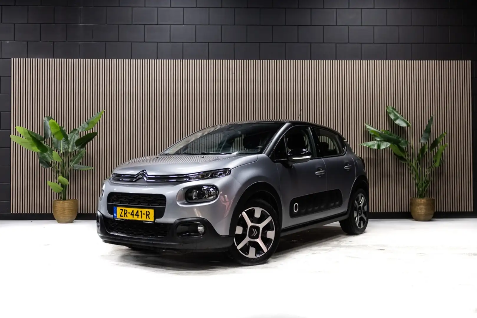 Citroen C3 1.2 PT S&S Shine Grau - 1
