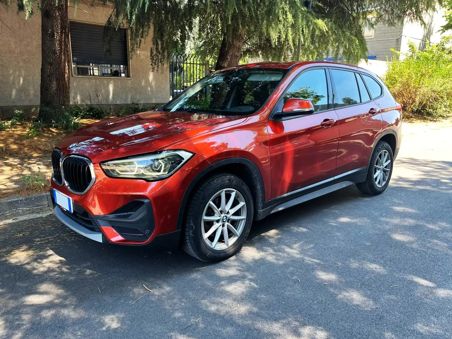 BMW X1 X1 sdrive18d Advantage *CARPLAY-RETROCAMERA-EUR6D* Arancione - 1