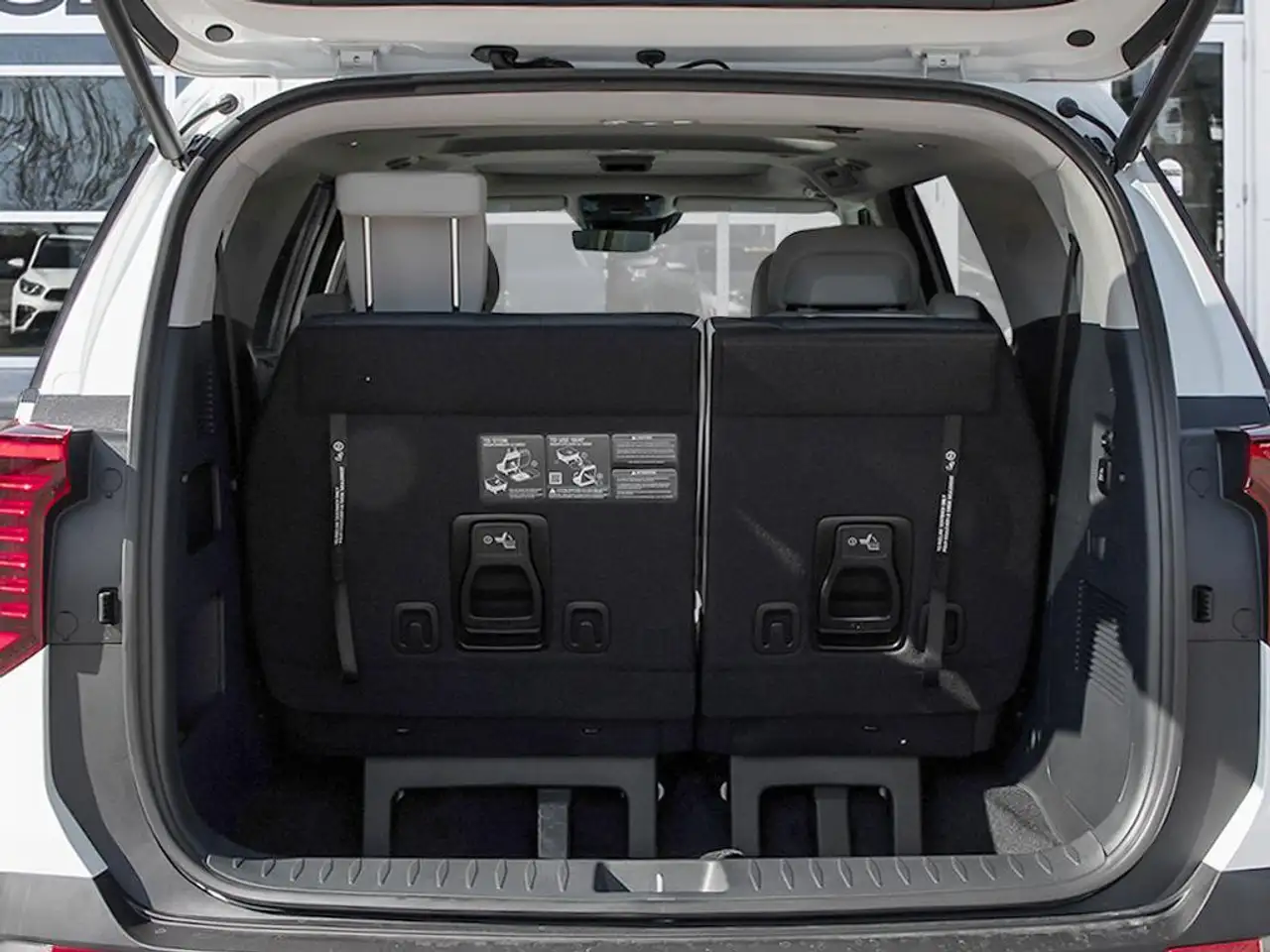 Kia Carnival снимка Kia Carnival