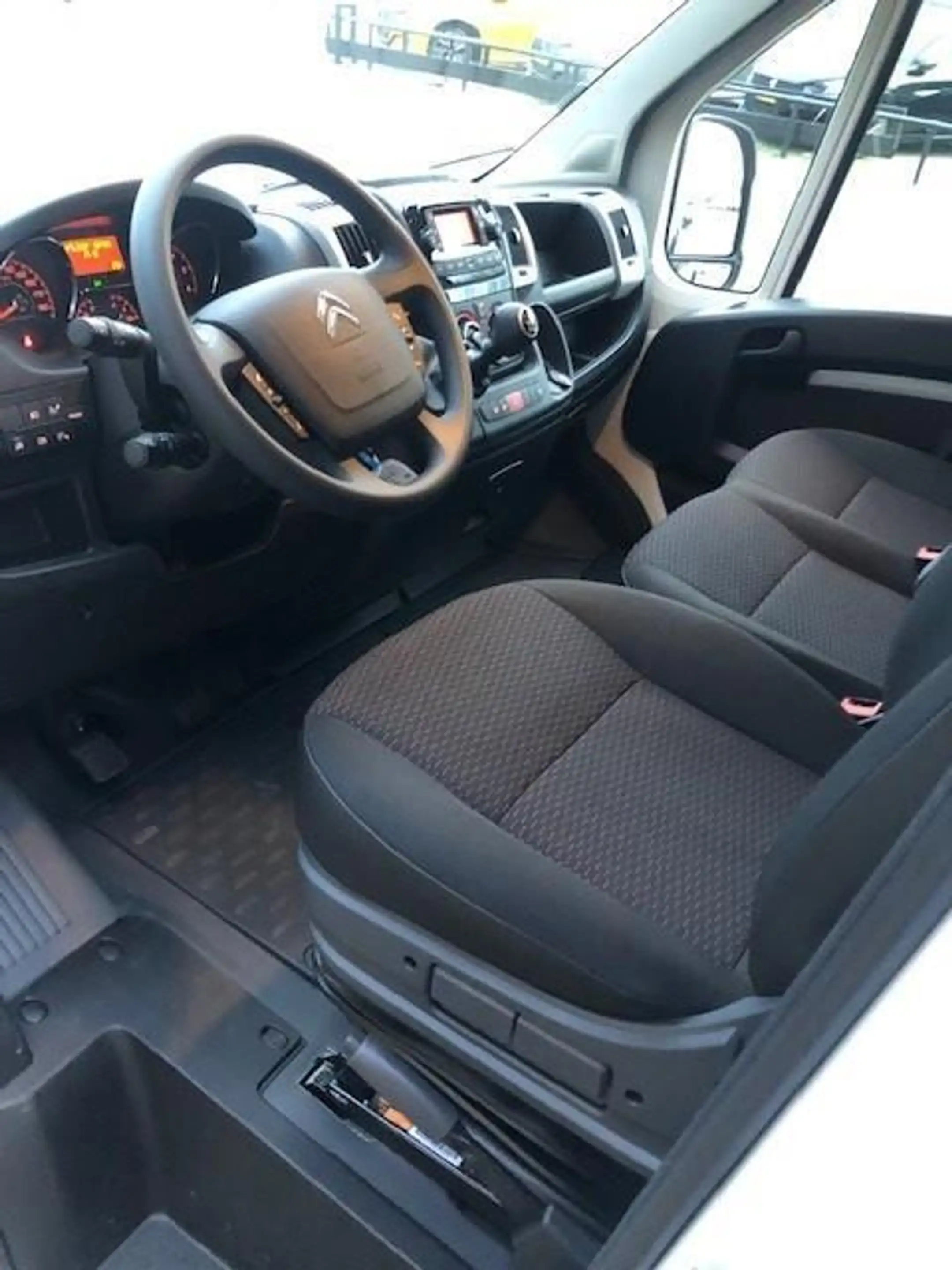 Citroen Jumper 2.2 BlueHDi L3H2 3.5t | 165 PK | Handgeschakeld | — photo 11