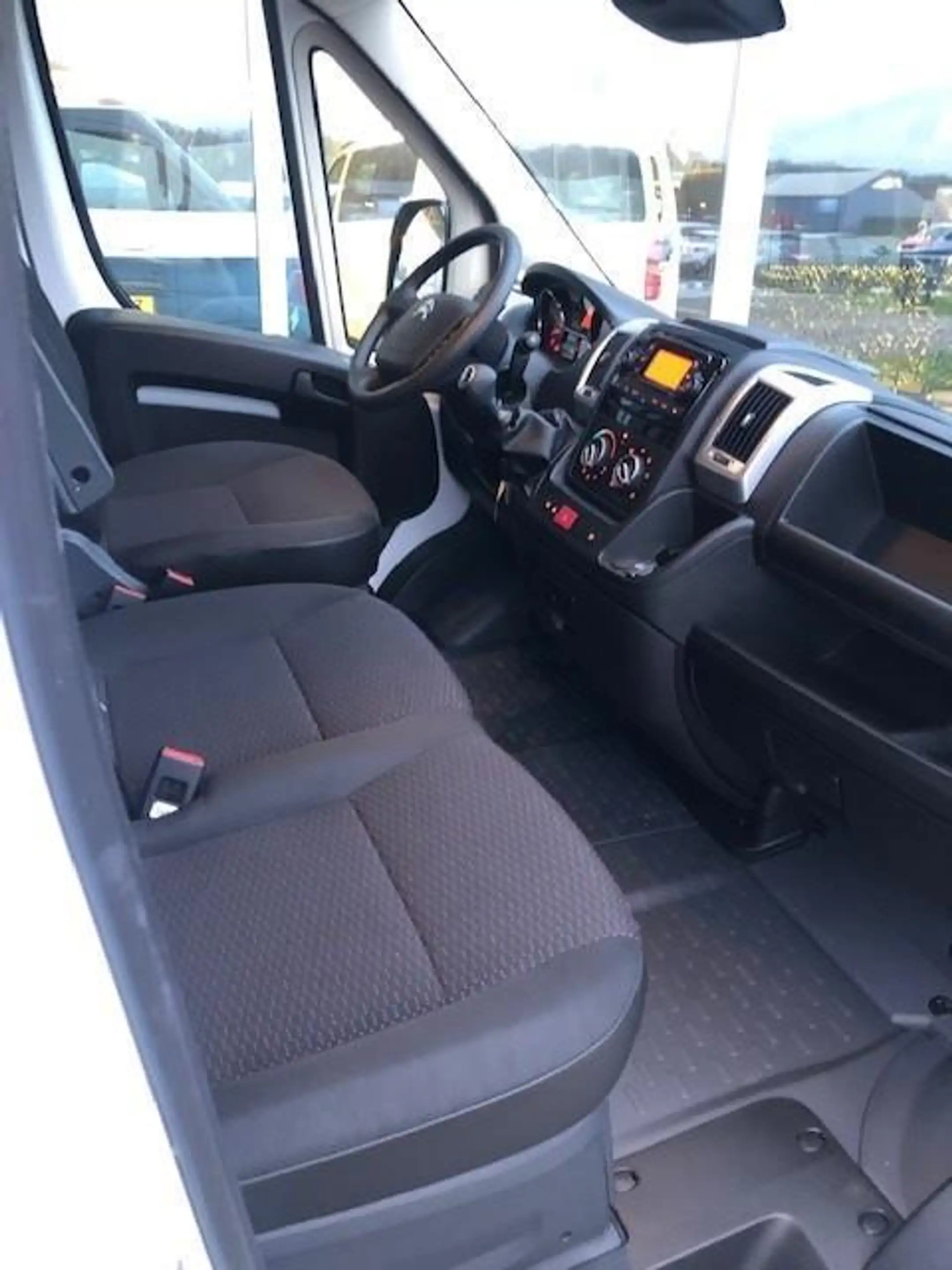 Citroen Jumper 2.2 BlueHDi L3H2 3.5t | 165 PK | Handgeschakeld | — photo 10