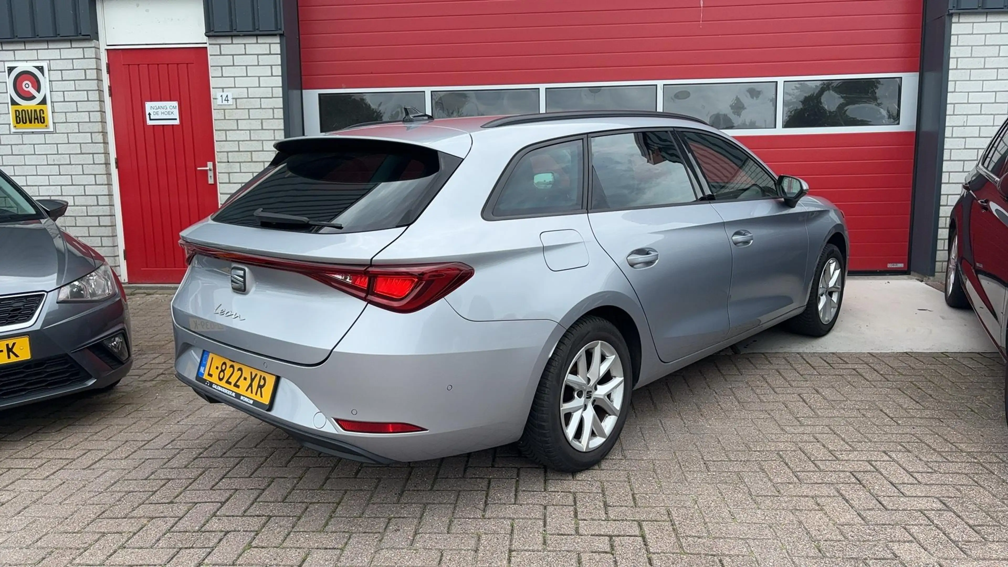 SEAT Leon Sportstourer 1.5 TSI Style Business Intense FULL L — photo 2