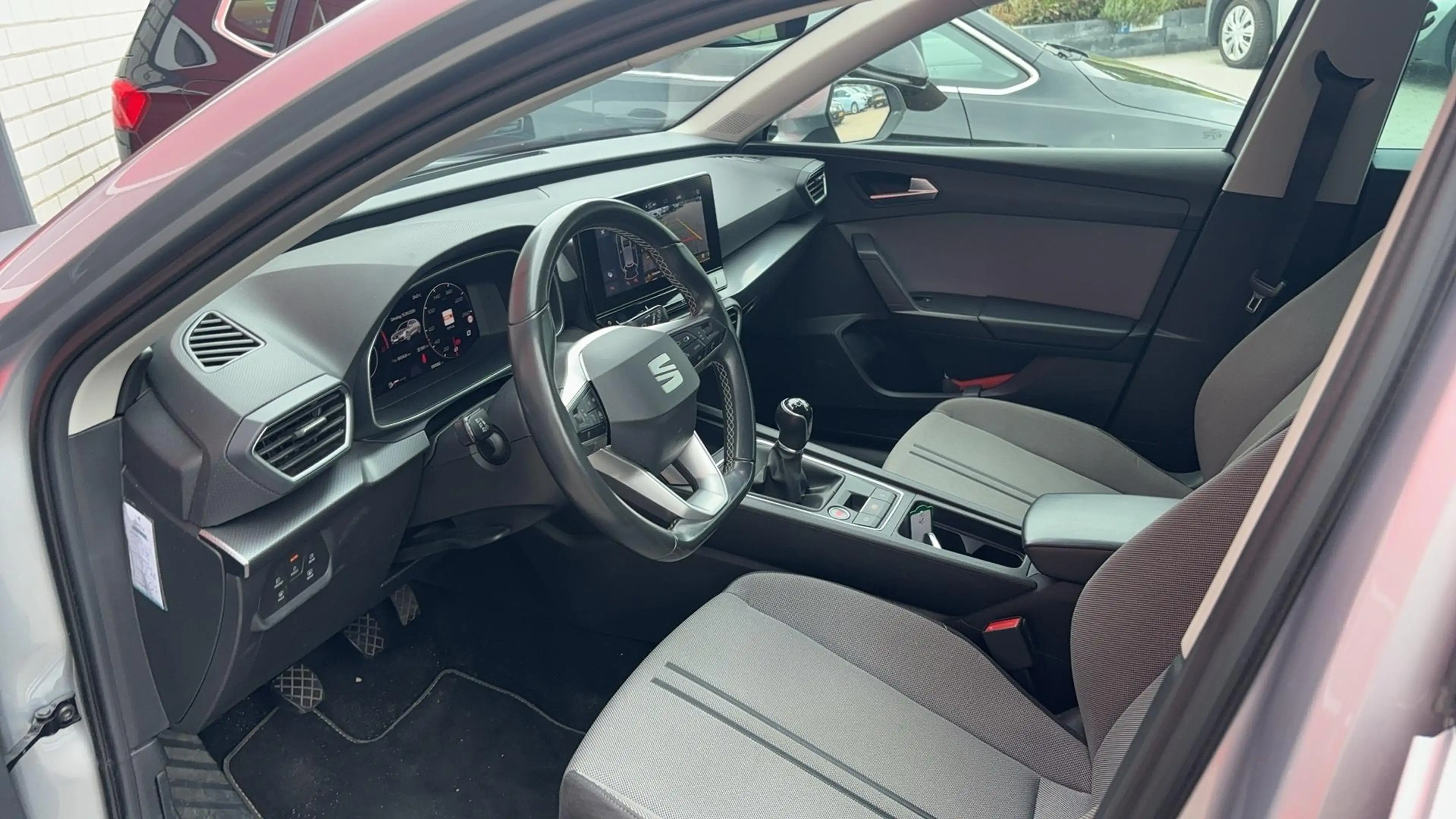 SEAT Leon Sportstourer 1.5 TSI Style Business Intense FULL L — photo 4