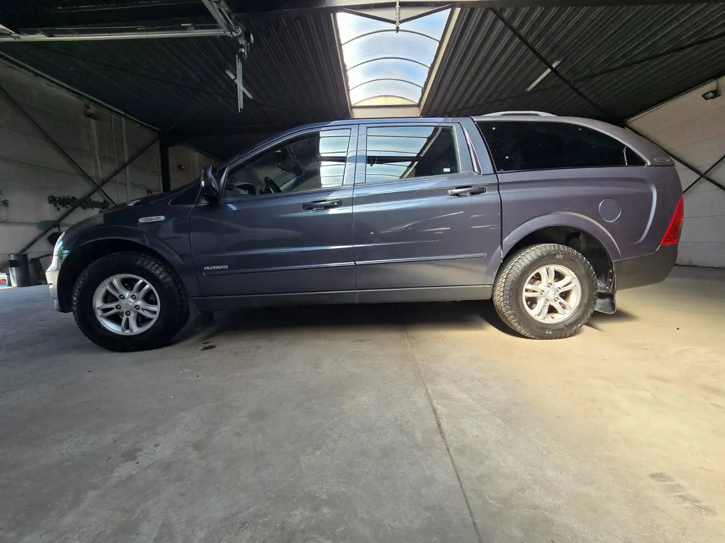 SsangYong Actyon 2.0 Turbo Xdi 4WD Quartz Grau - 2