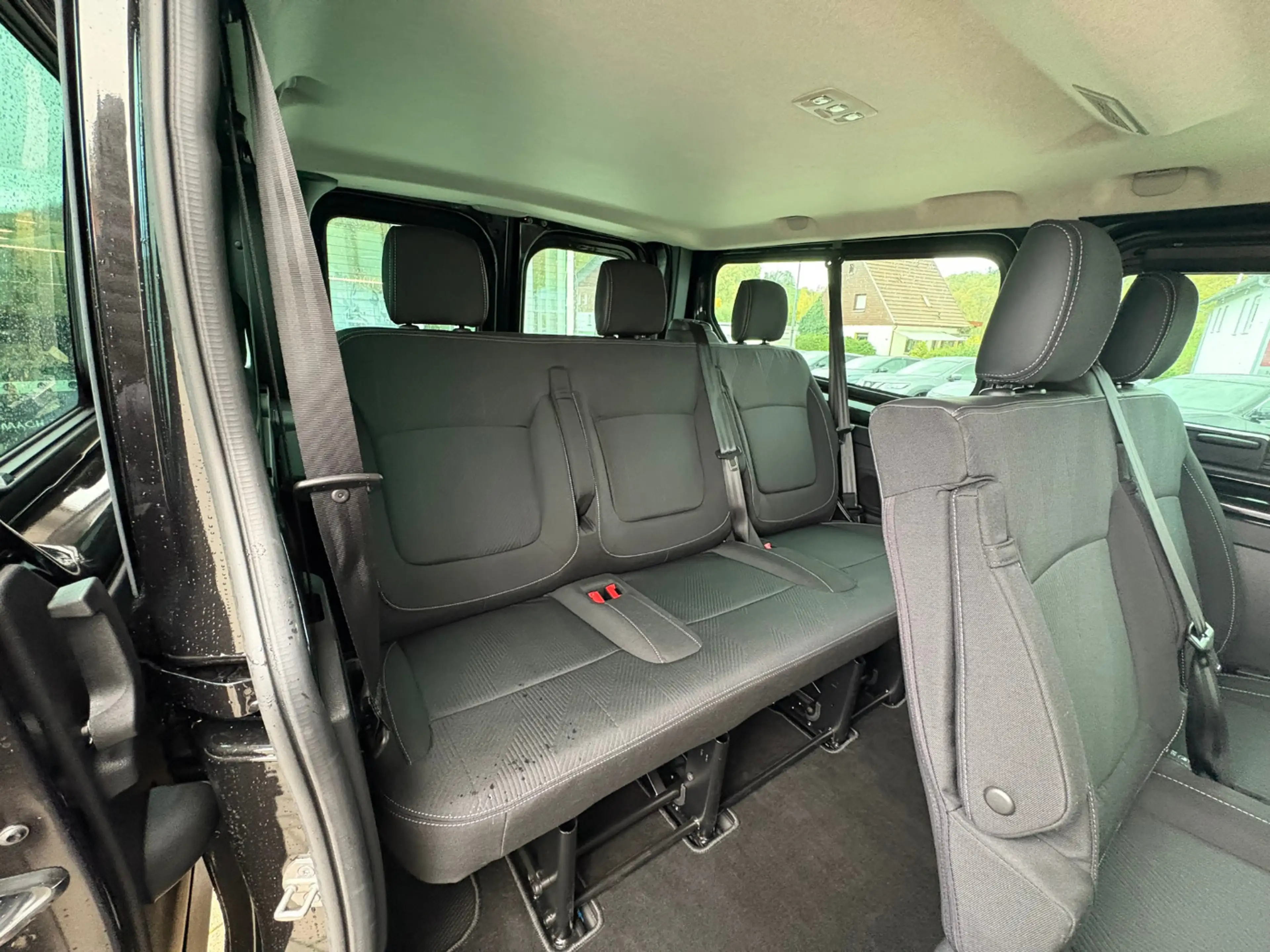 Nissan Primastar Kombi L2H1 dCi 170 TK 3,0 t · ACC · LED — photo 5