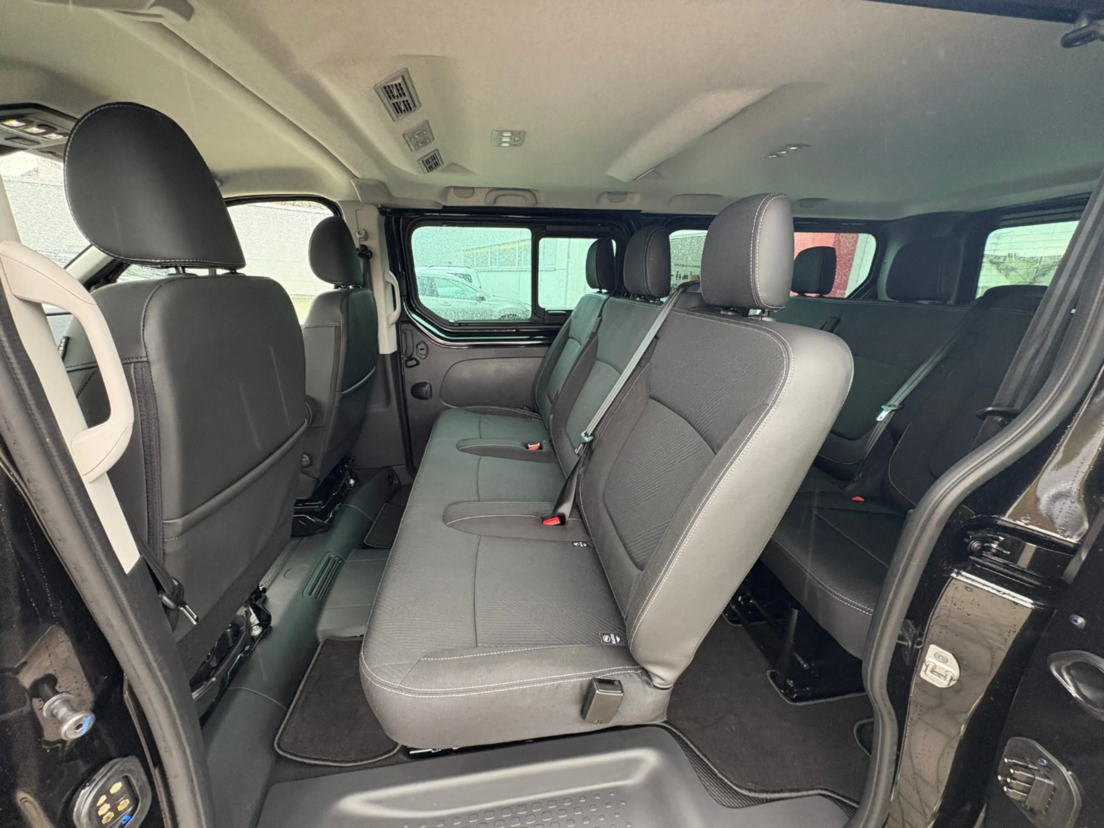 Nissan Primastar Kombi L2H1 dCi 170 TK 3,0 t · ACC · LED — photo 9