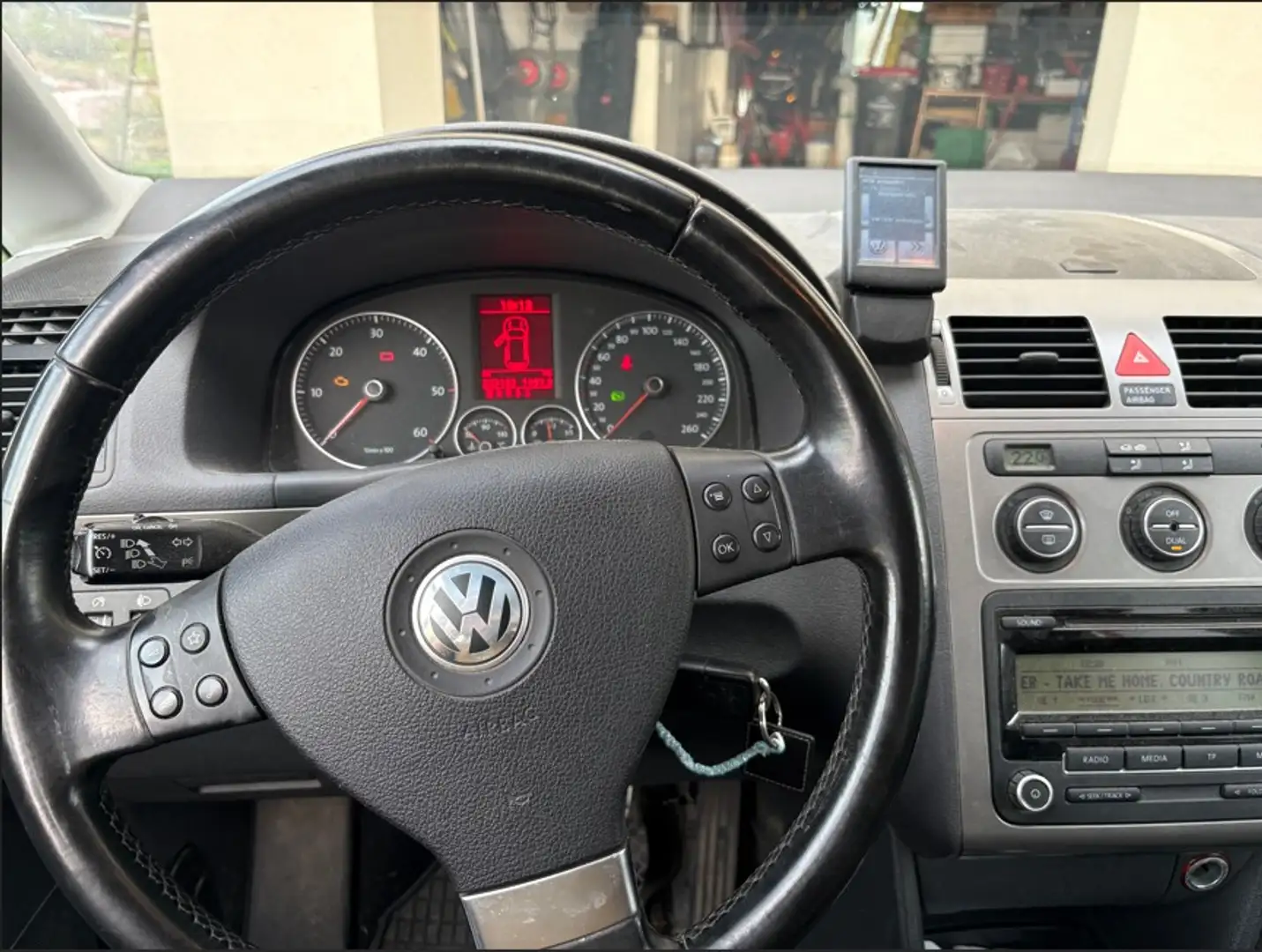 Volkswagen Cross Touran CrossTouran 1,9 TDI DPF DSG Weiß - 2
