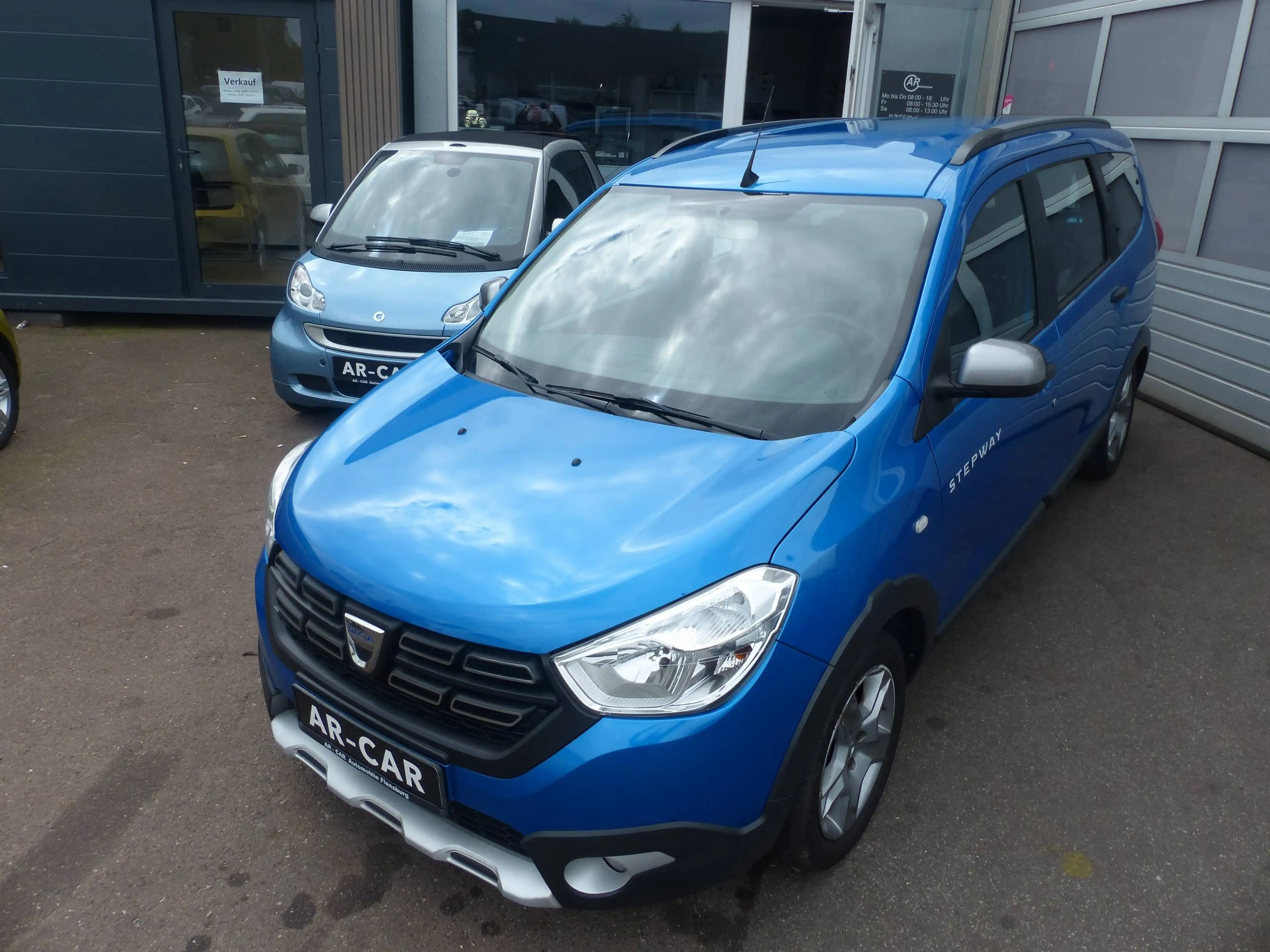 Dacia Lodgy Blue 1.5 DCi Stepway 7 Sitzer HU/AU 06/2025 — photo 6