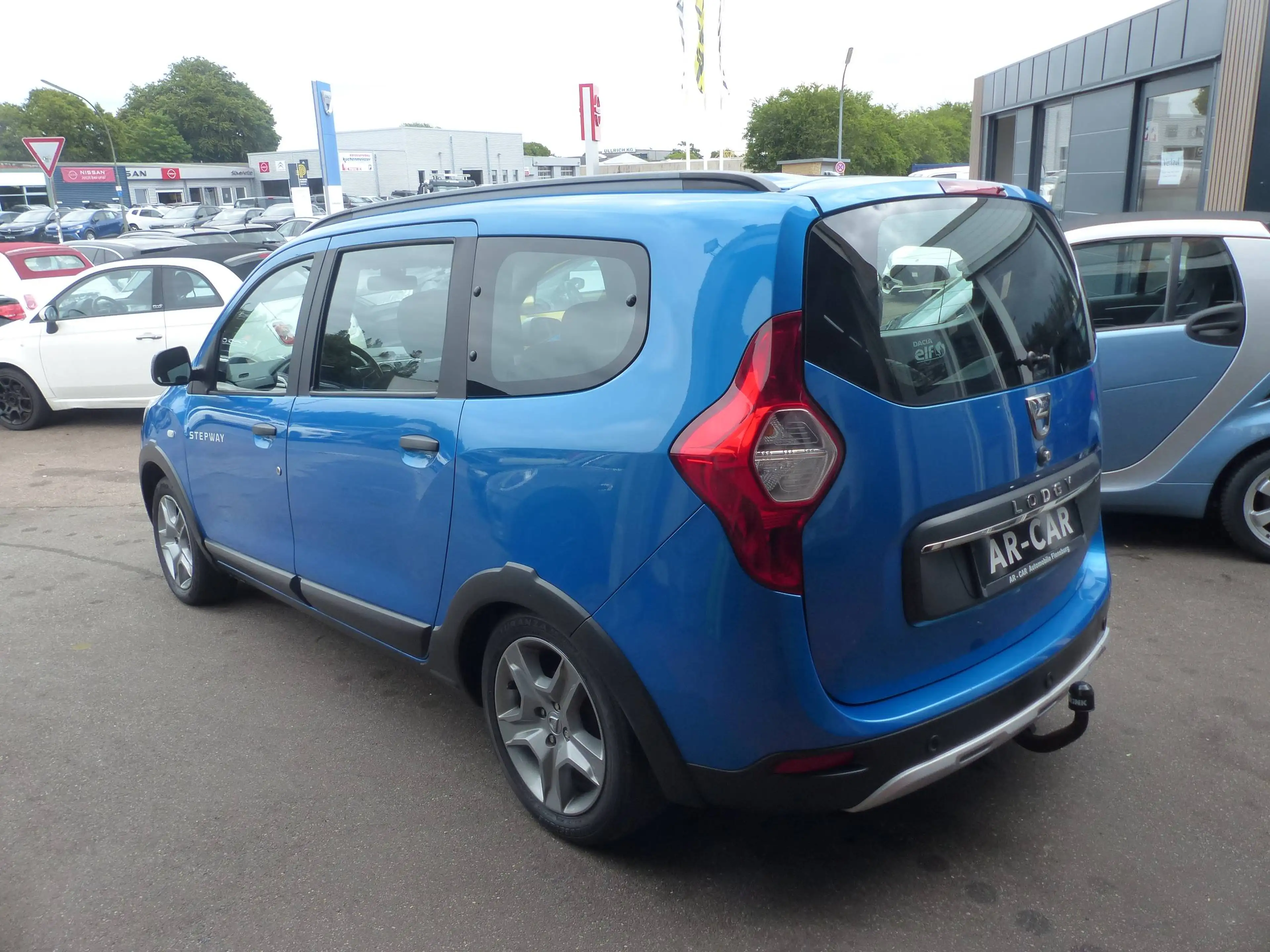 Dacia Lodgy Blue 1.5 DCi Stepway 7 Sitzer HU/AU 06/2025 — photo 4
