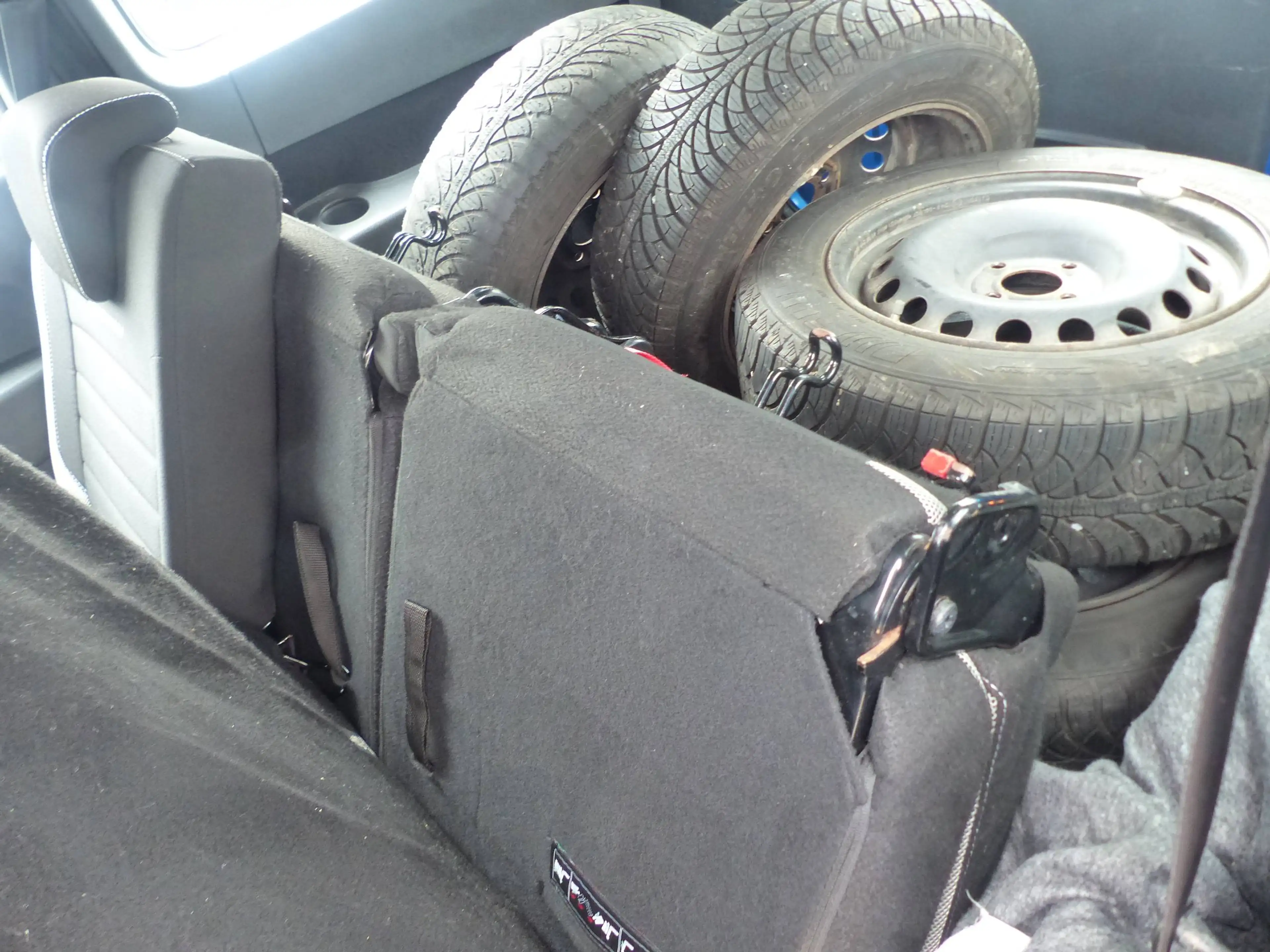 Dacia Lodgy Blue 1.5 DCi Stepway 7 Sitzer HU/AU 06/2025 — photo 14